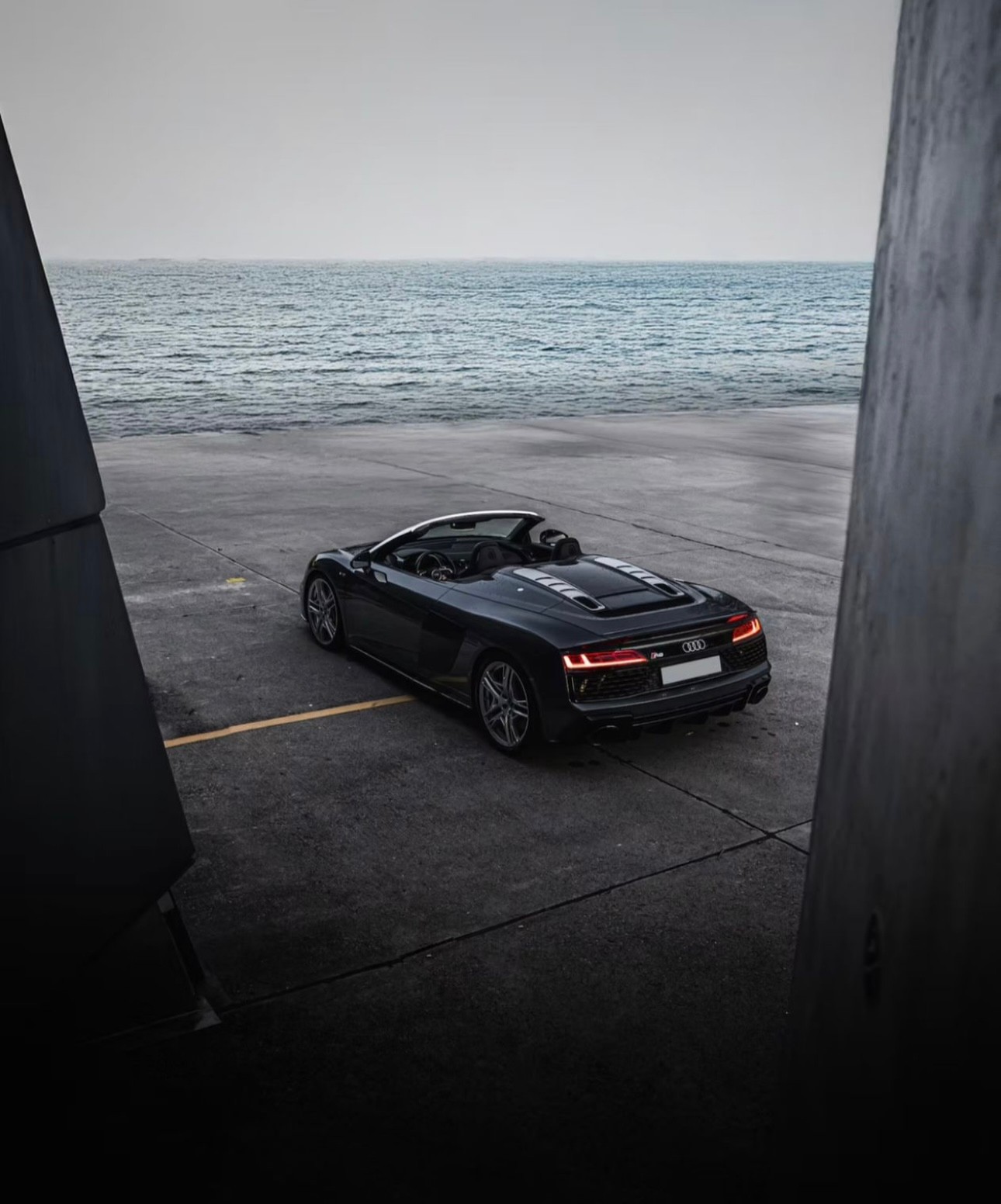 AUDI R8 Spyder performance S-Tronic-image-4