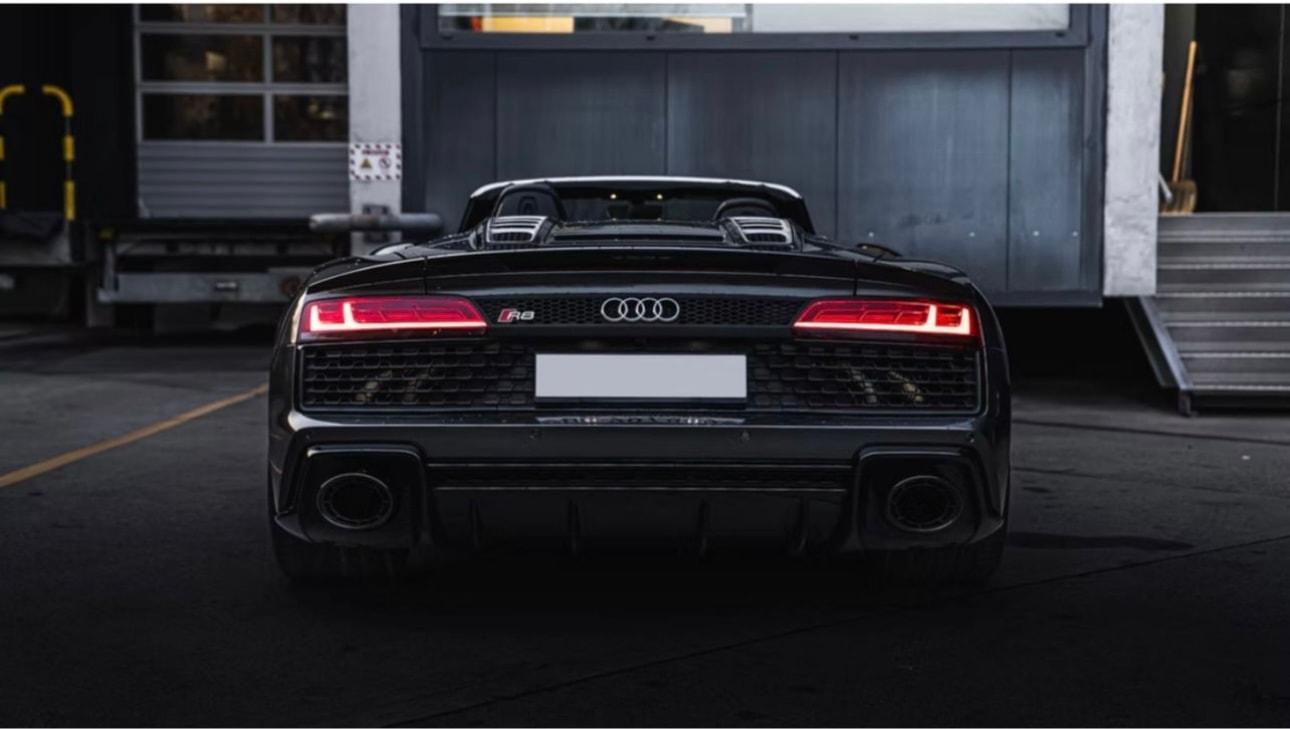 AUDI R8 Spyder performance S-Tronic-image-2