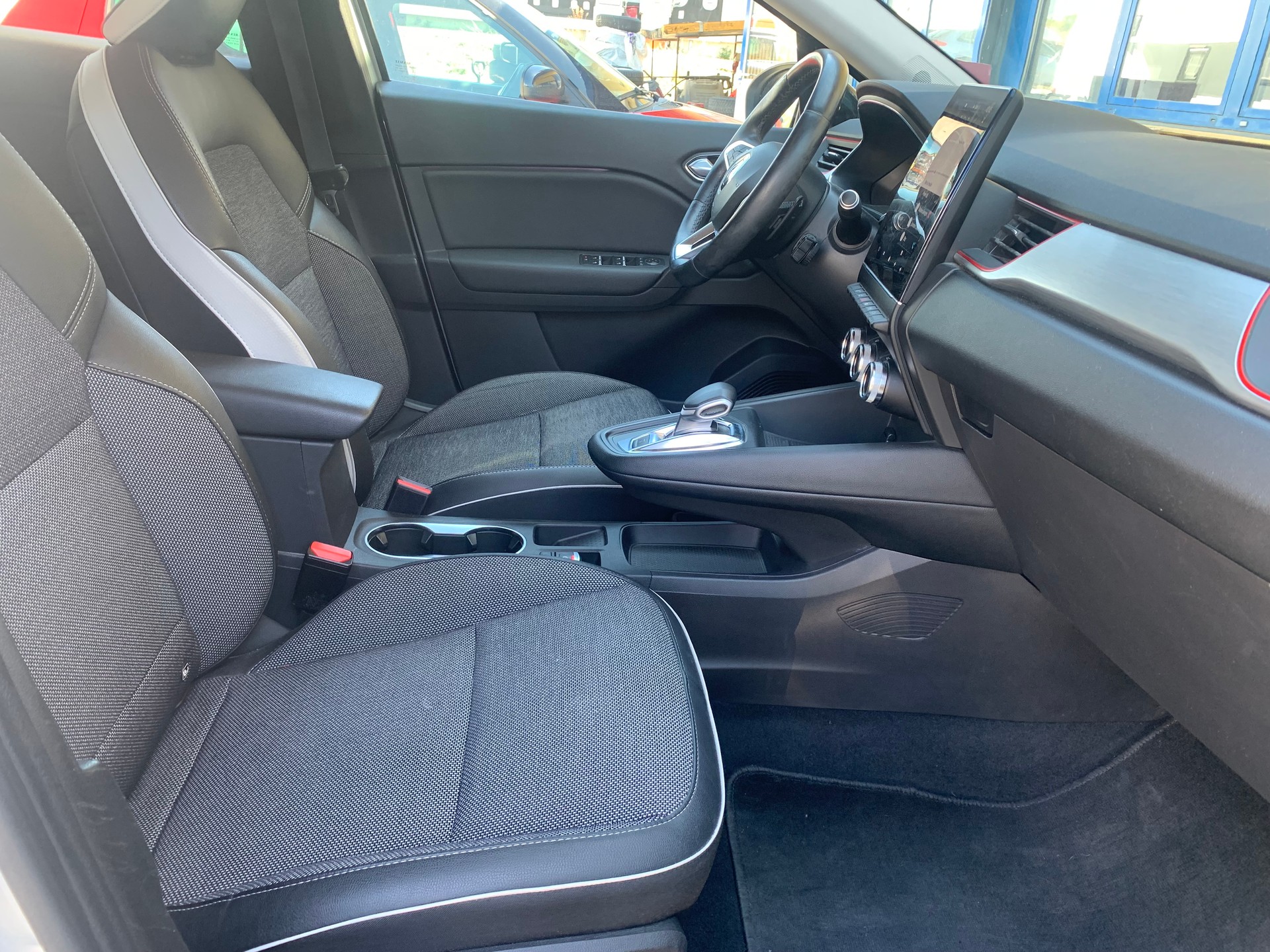 RENAULT Captur 1.3 TCe EDC Intens EDC-image-15