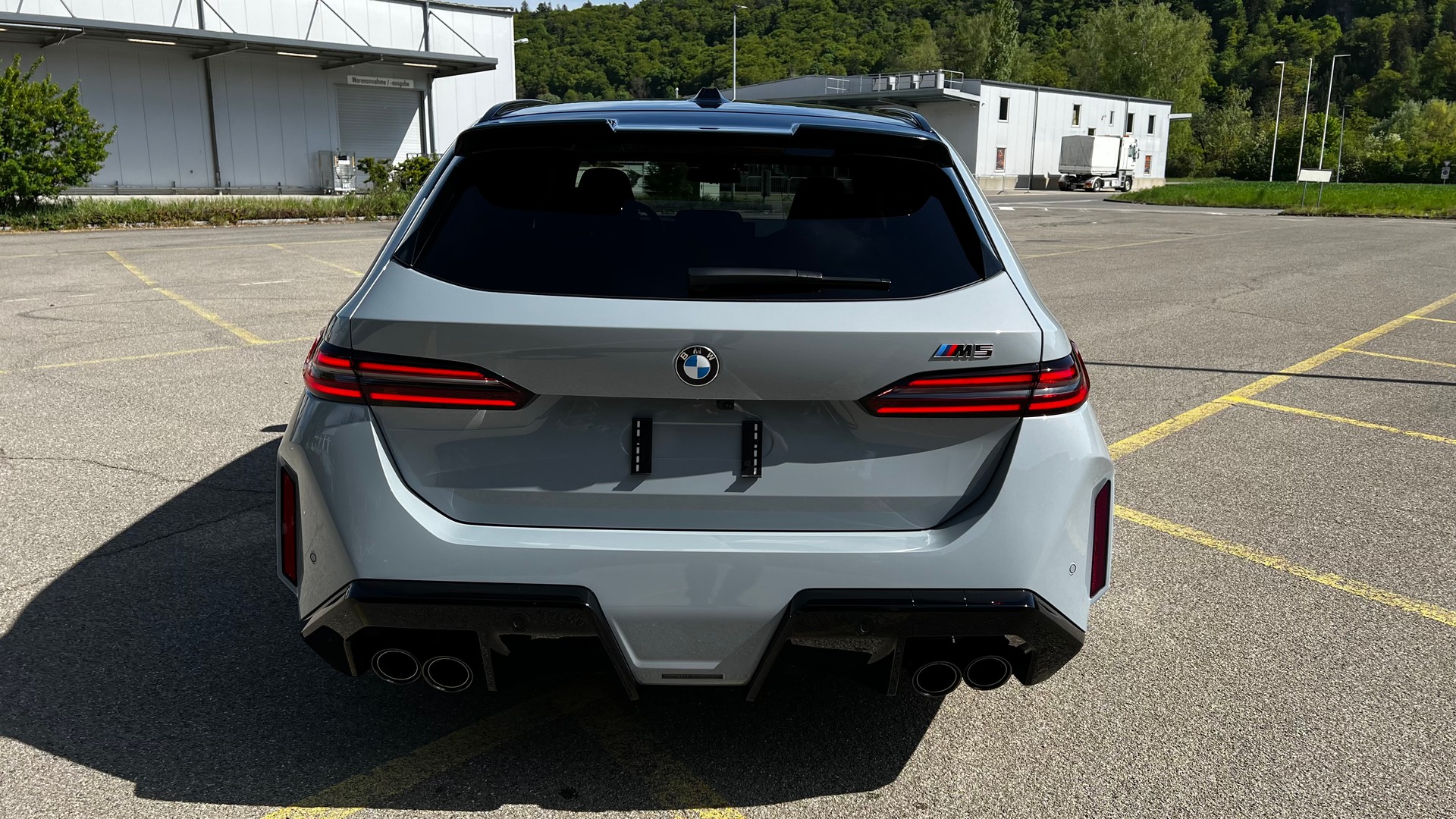 BMW M5 xDrive Touring M Driver's Package-image-8