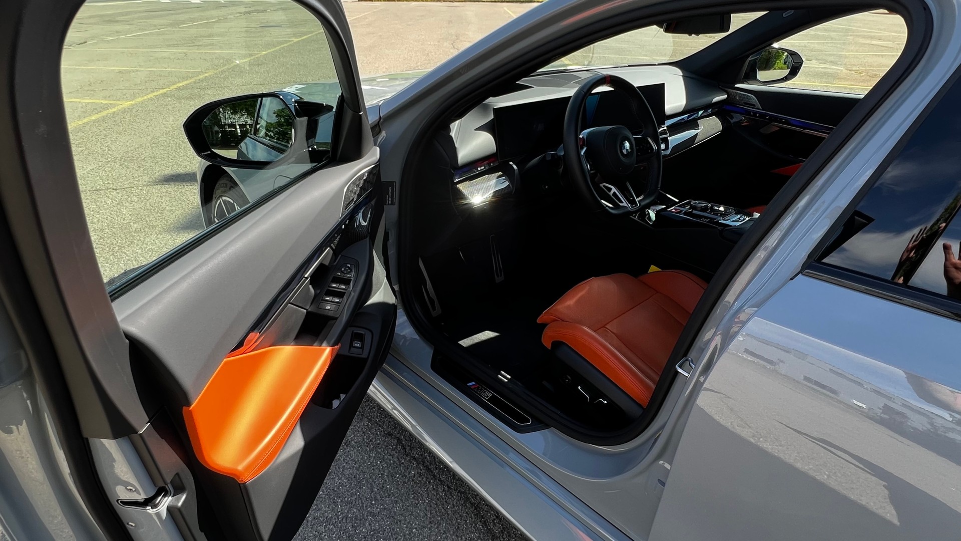 BMW M5 xDrive Touring M Driver's Package-image-11