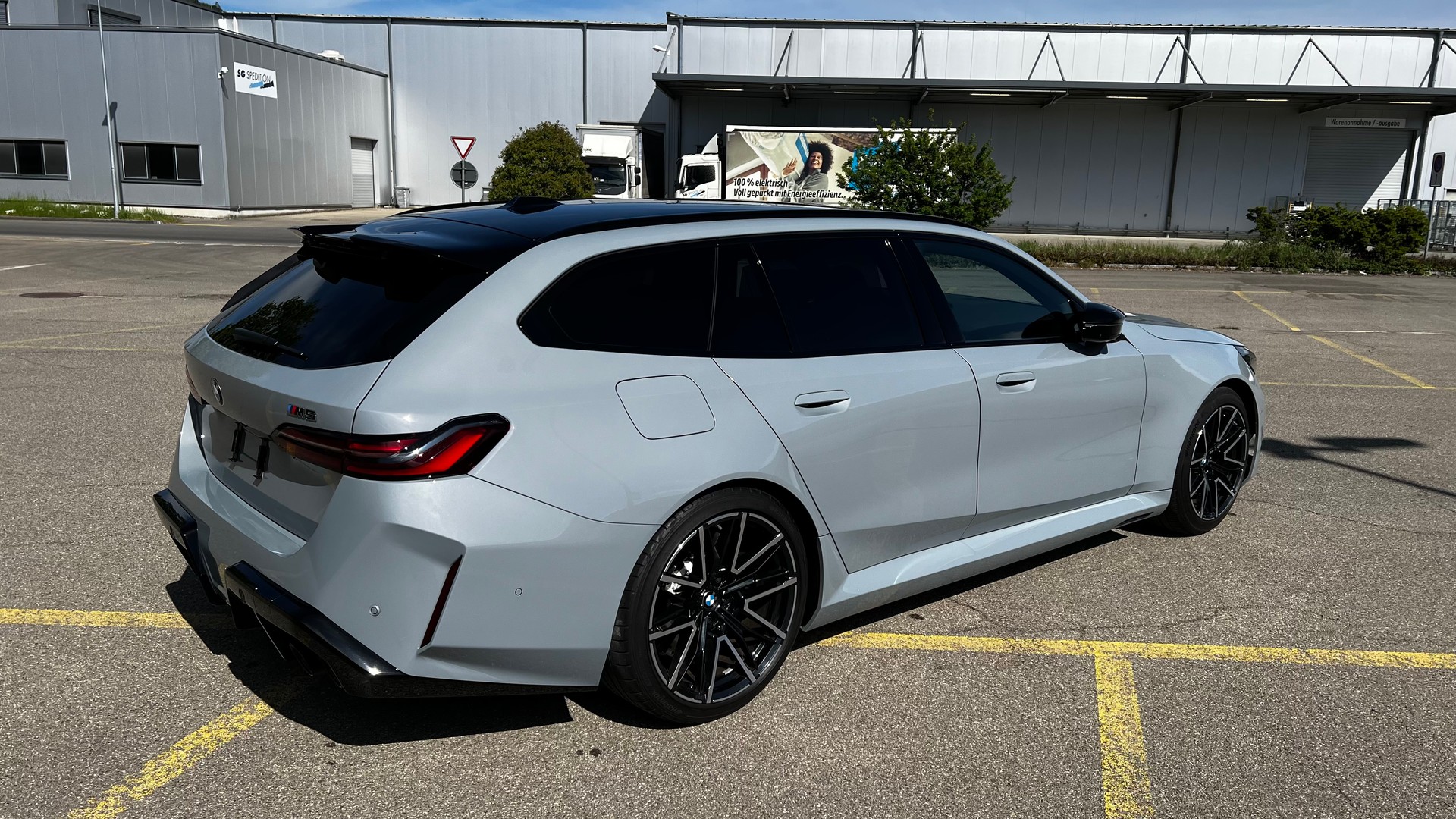 BMW M5 xDrive Touring M Driver's Package-image-7