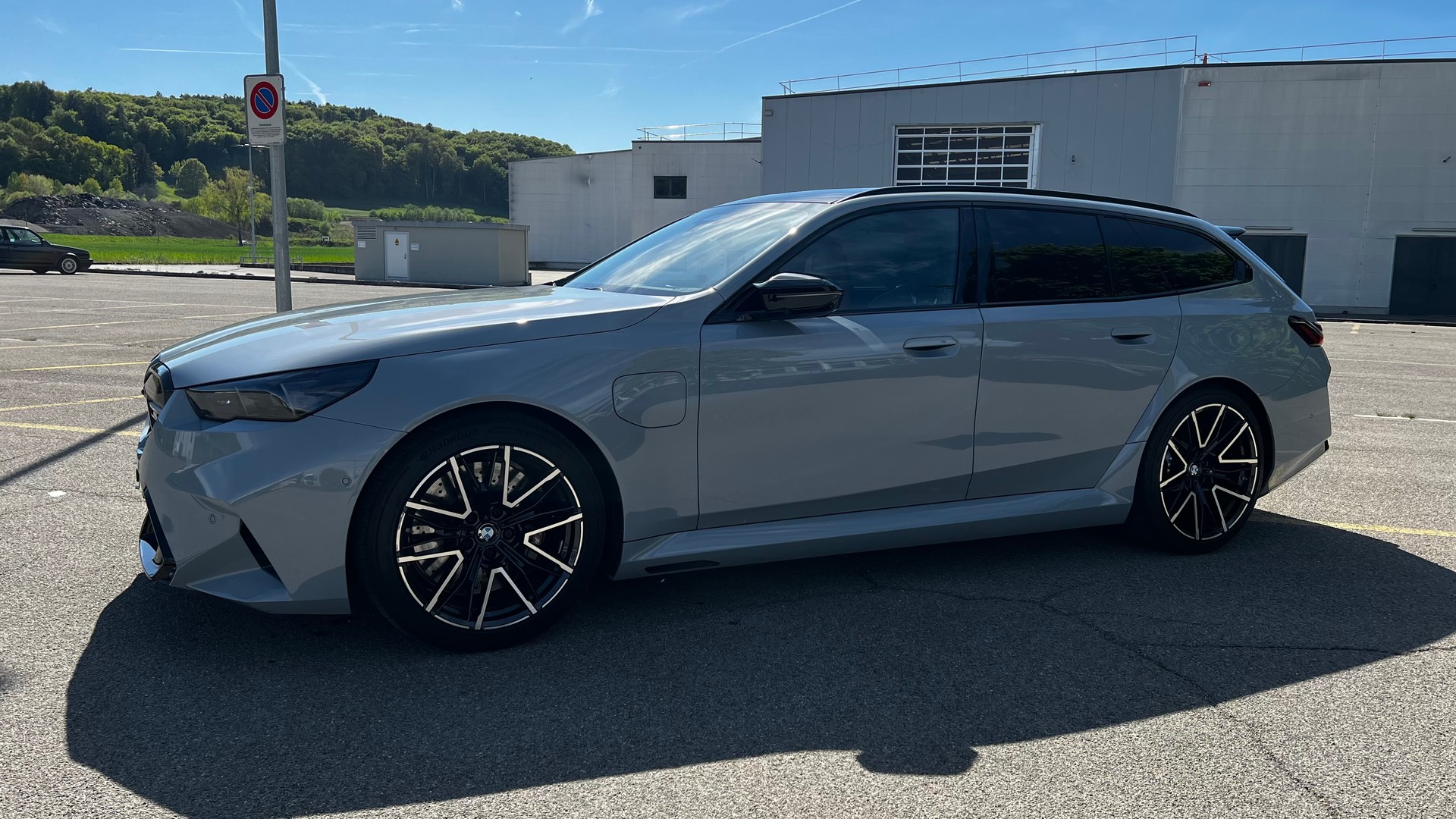 BMW M5 xDrive Touring M Driver's Package-image-1