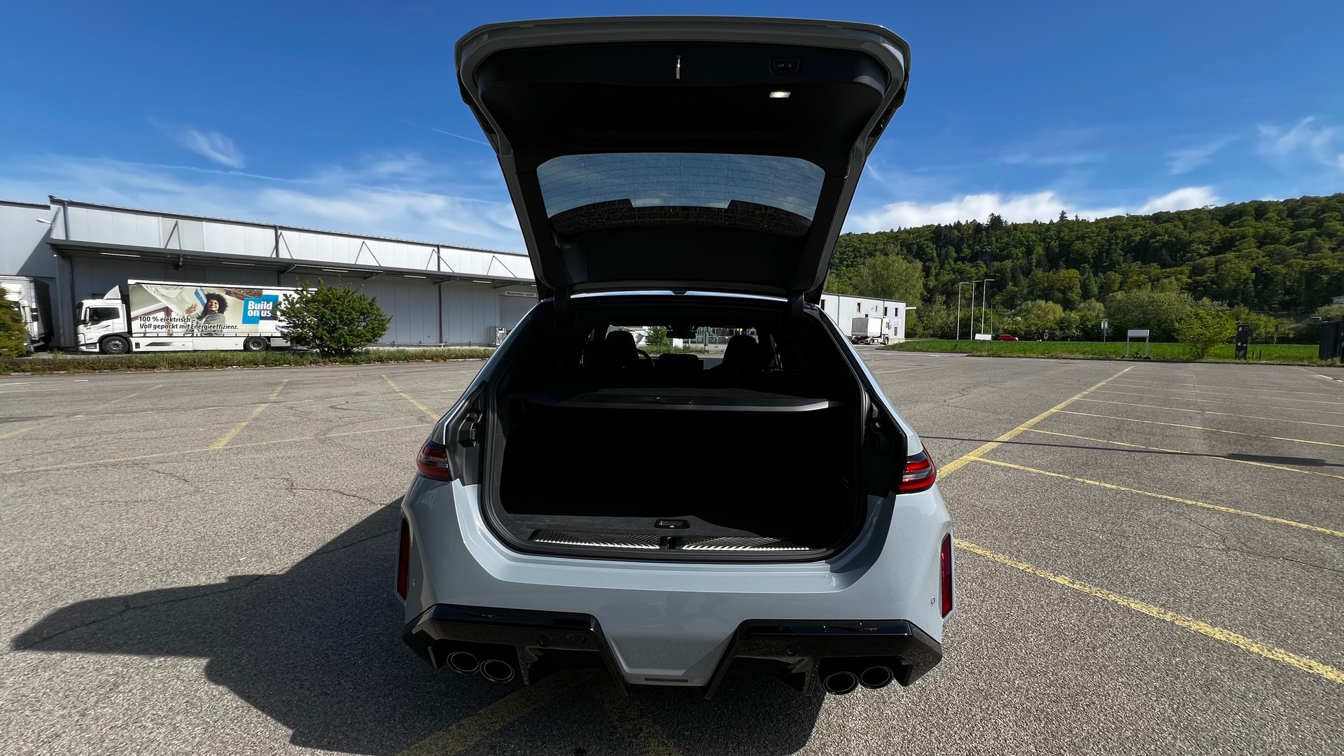 BMW M5 xDrive Touring M Driver's Package-image-17