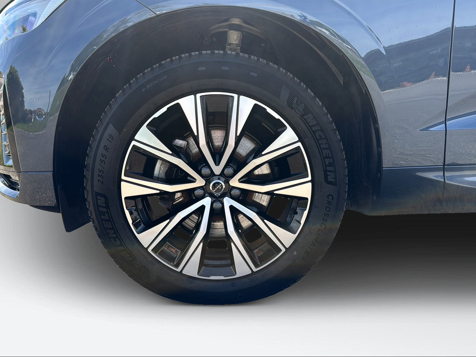 VOLVO XC60 2.0 B5 MH Plus Dark AWD-image-8