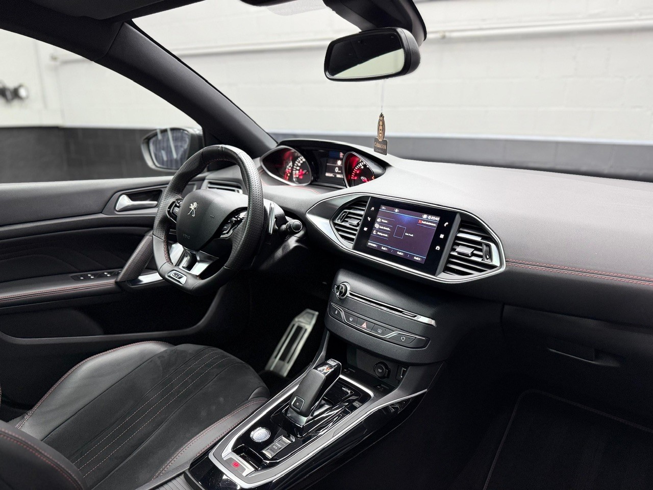 PEUGEOT 308 2.0 BlueHDI GT EAT8 | Facelift | GT | CH-Fahrzeug-image-21