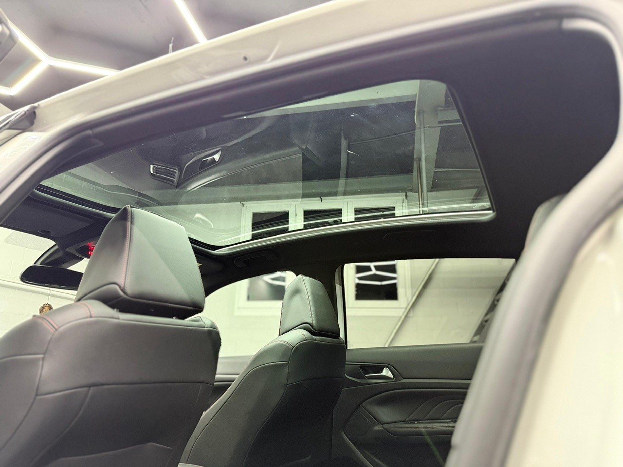 PEUGEOT 308 2.0 BlueHDI GT EAT8 | Facelift | GT | CH-Fahrzeug-image-17