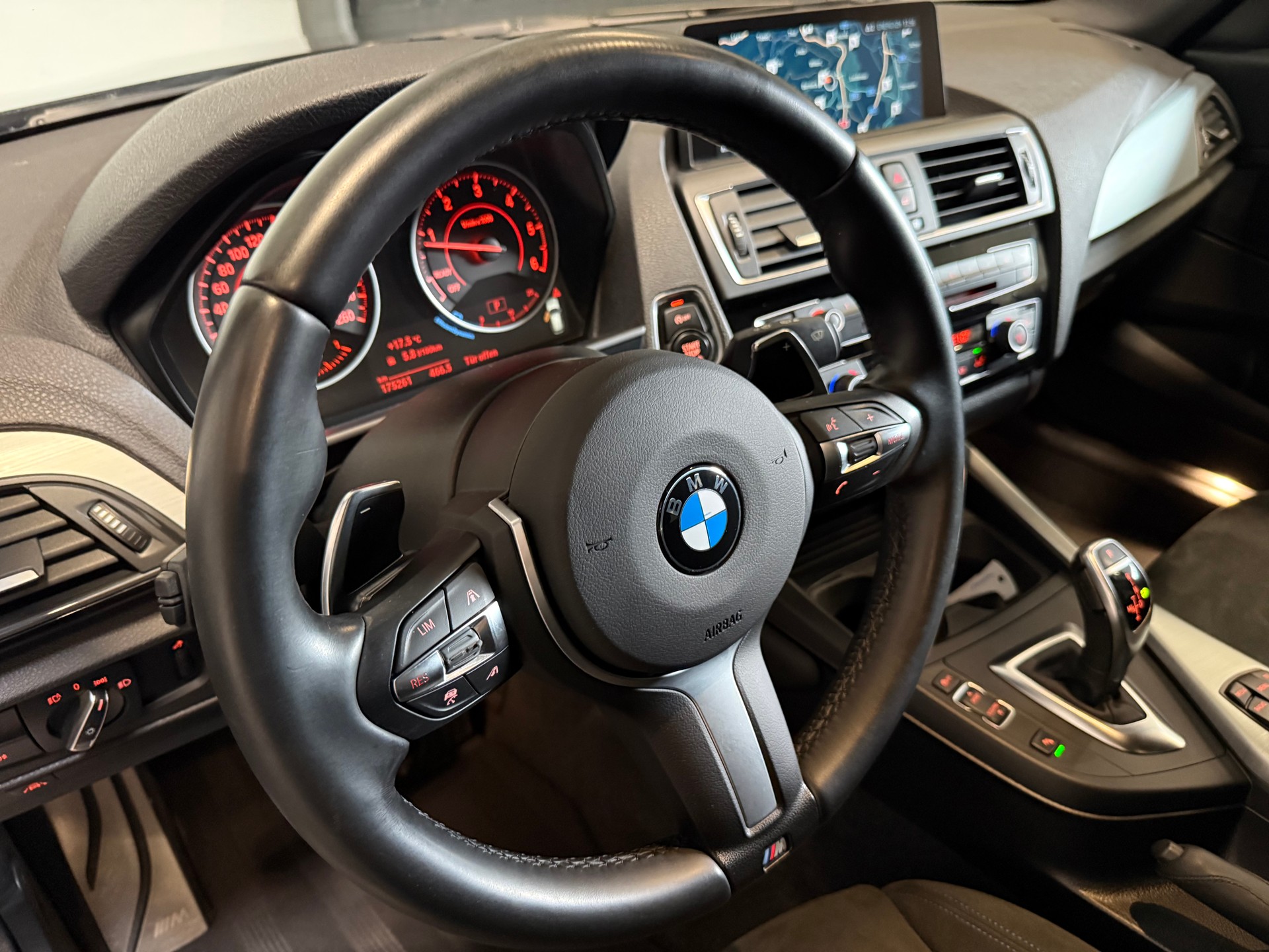 BMW 120d xDrive SAG-image-15