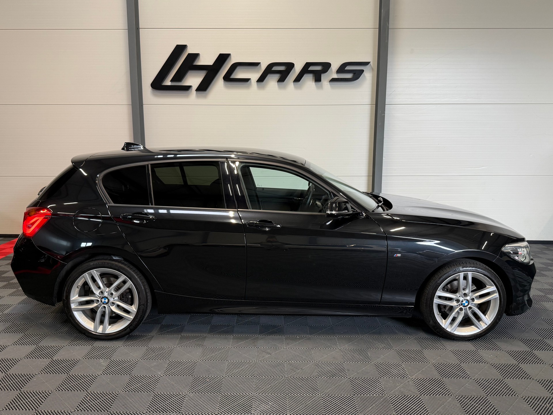 BMW 120d xDrive SAG-image-4