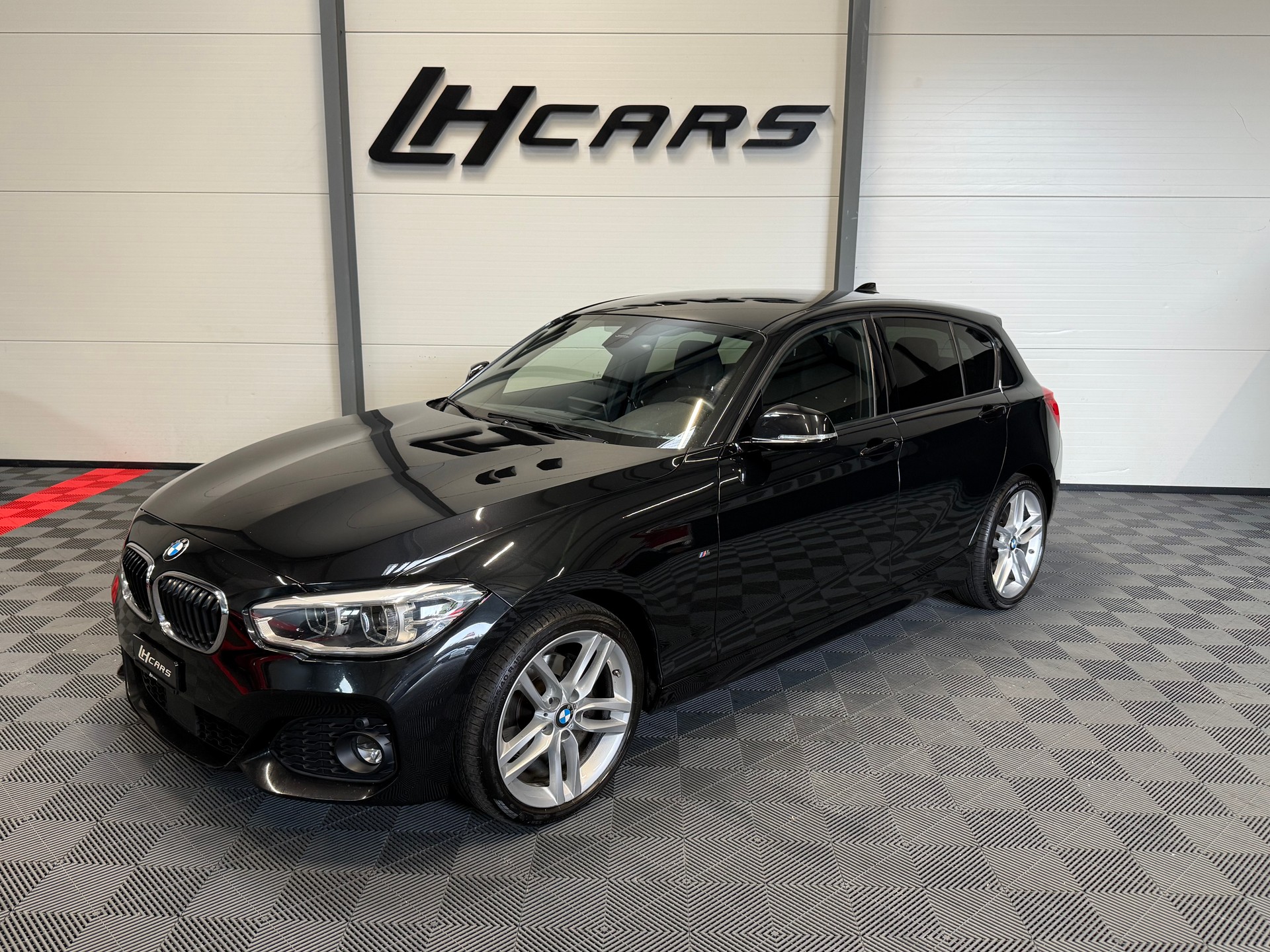 BMW 120d xDrive SAG-image-0