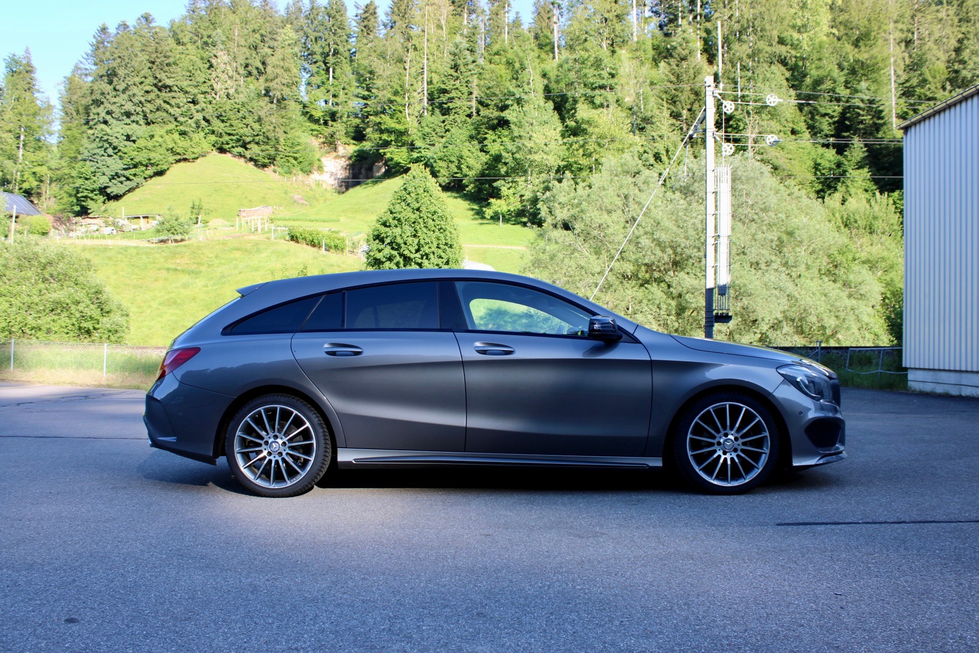 MERCEDES-BENZ CLA Shooting Brake 200 d AMG Line 4Matic 7G-DCT-image-3