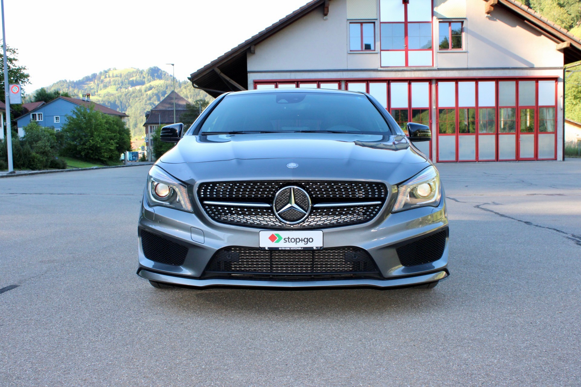MERCEDES-BENZ CLA Shooting Brake 200 d AMG Line 4Matic 7G-DCT-image-1