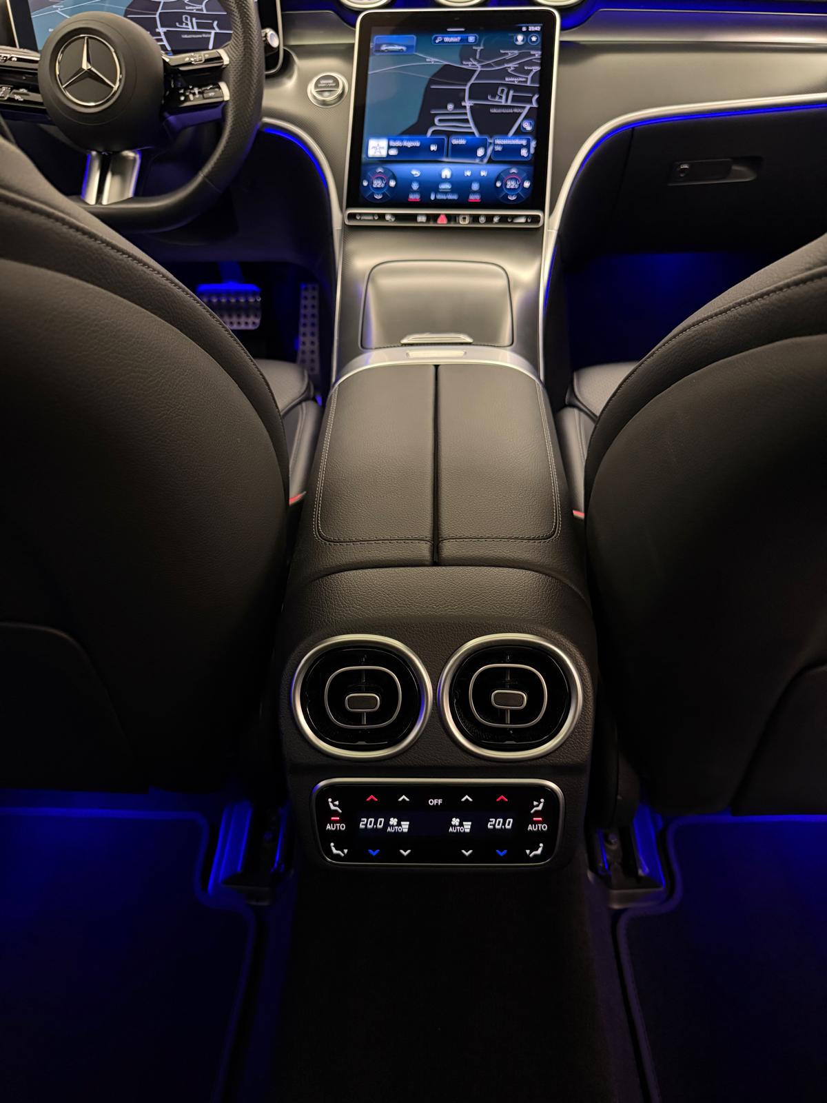 MERCEDES-BENZ C 220 d T 4Matic AMG Line-image-13