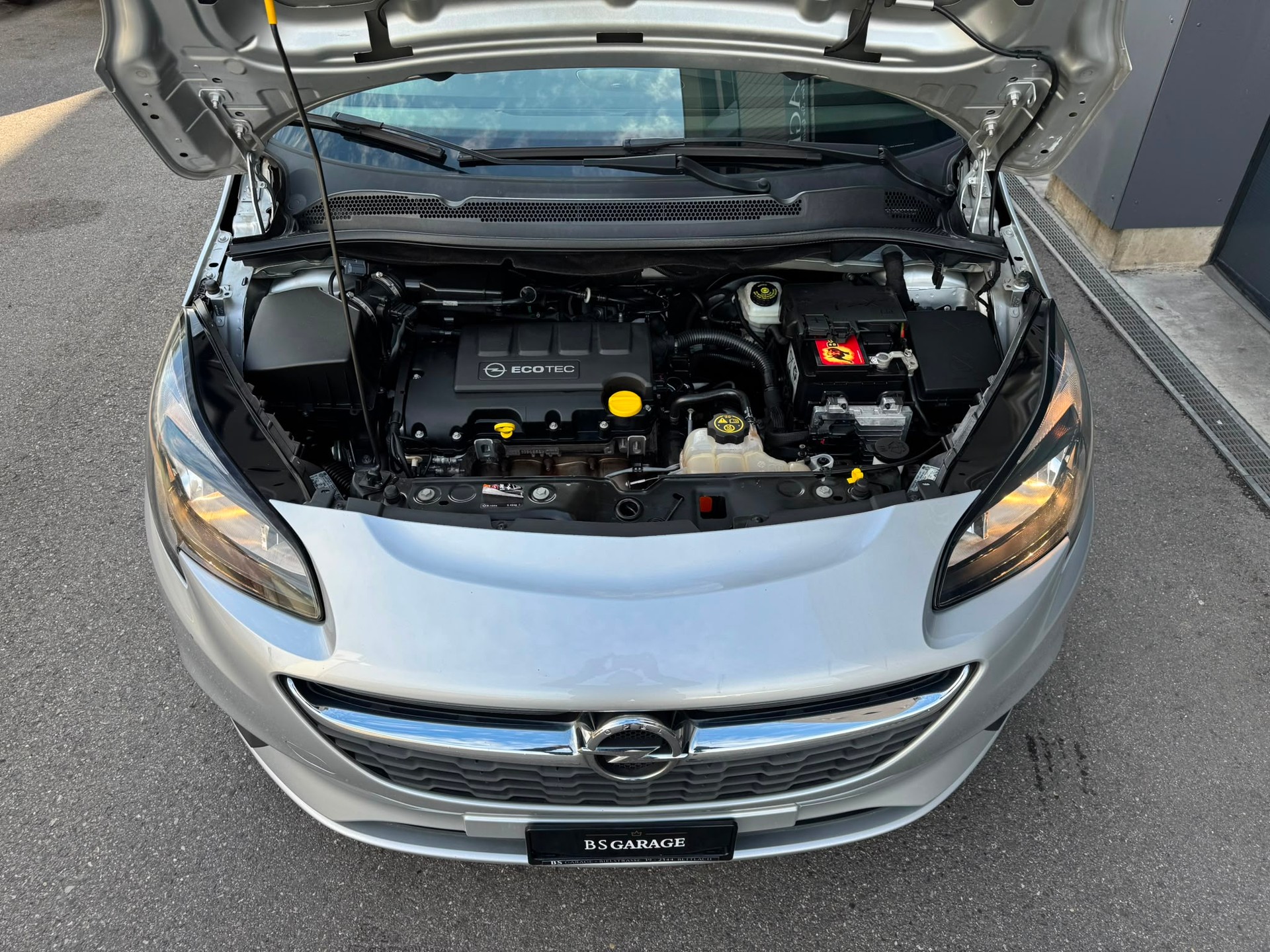 OPEL Corsa 1.4 TP Cosmo Automatic 1. Hand-image-3