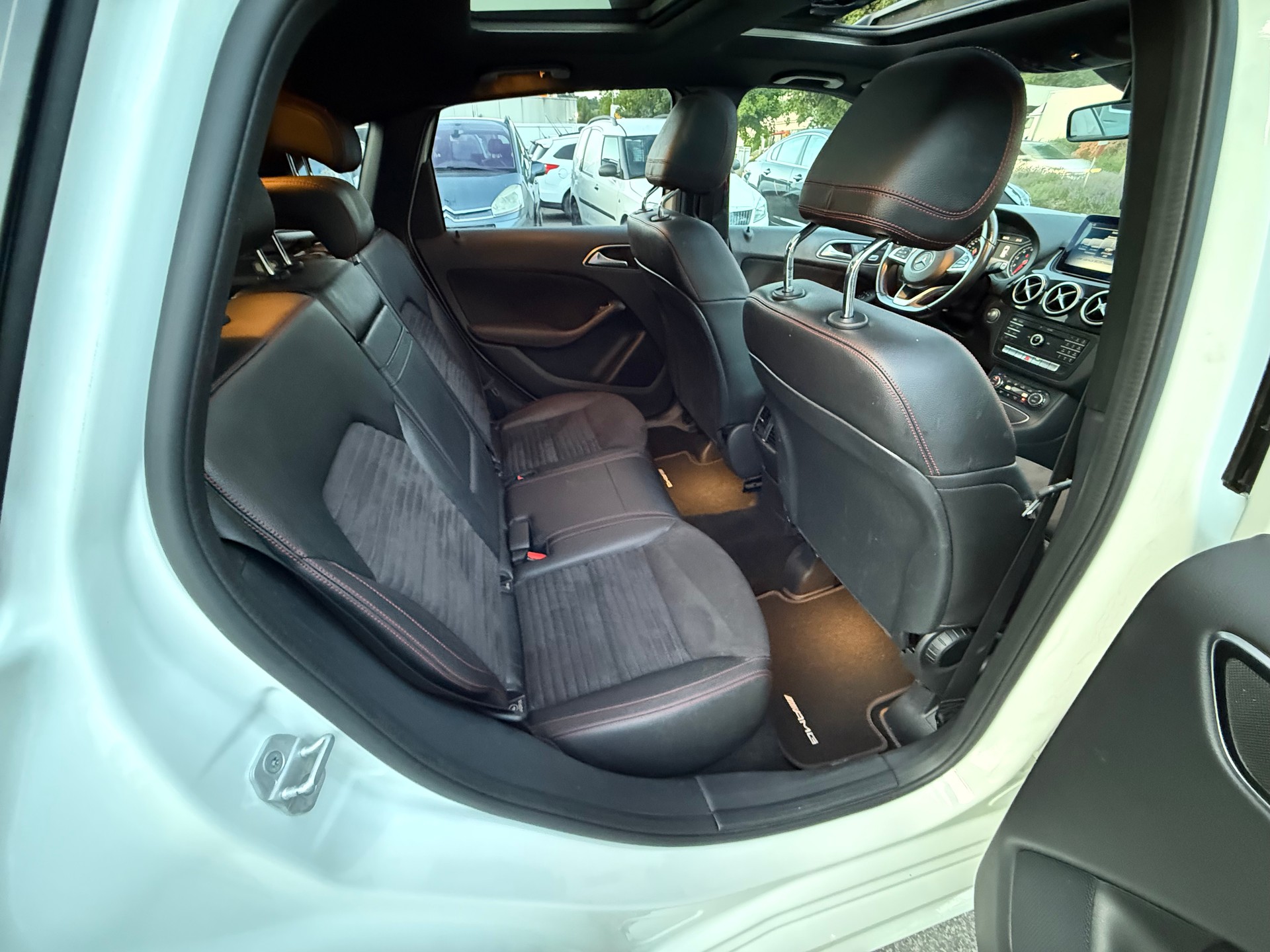 MERCEDES-BENZ B 220 AMG Line 4Matic 7G-DCT-image-8