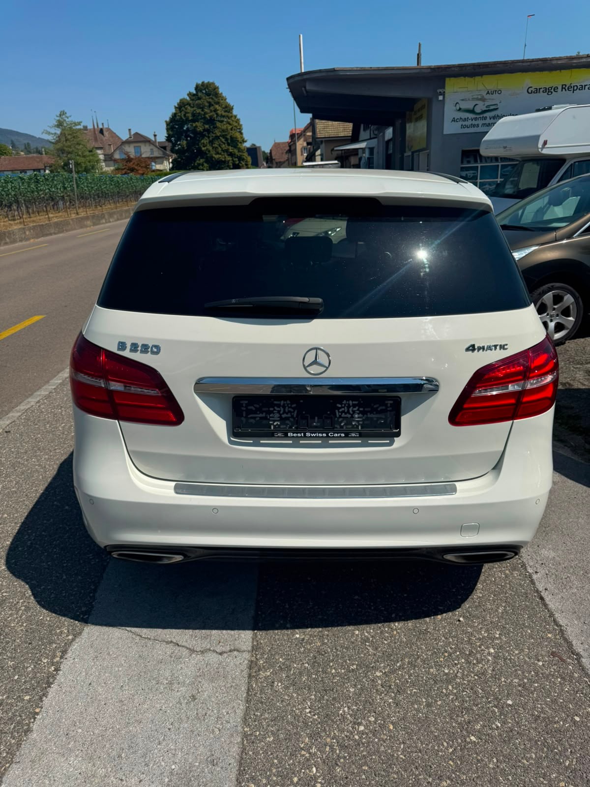 MERCEDES-BENZ B 220 AMG Line 4Matic 7G-DCT-image-4