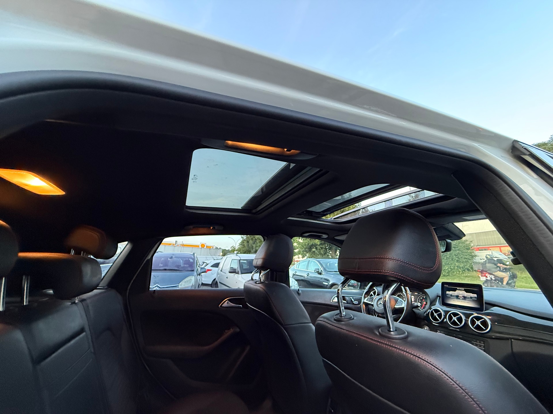 MERCEDES-BENZ B 220 AMG Line 4Matic 7G-DCT-image-7