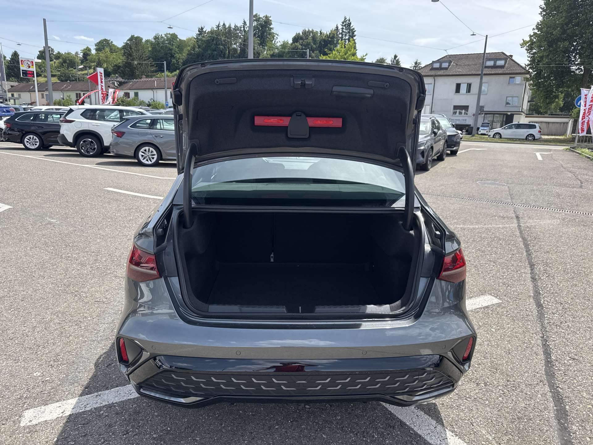 AUDI A3 Limousine 35 TDi S-Line S-Tronic Automat-image-7