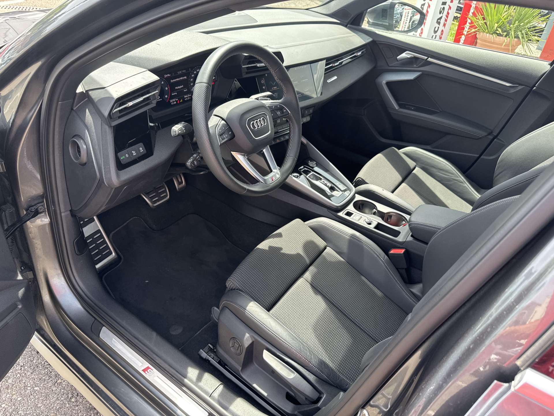 AUDI A3 Limousine 35 TDi S-Line S-Tronic Automat-image-5