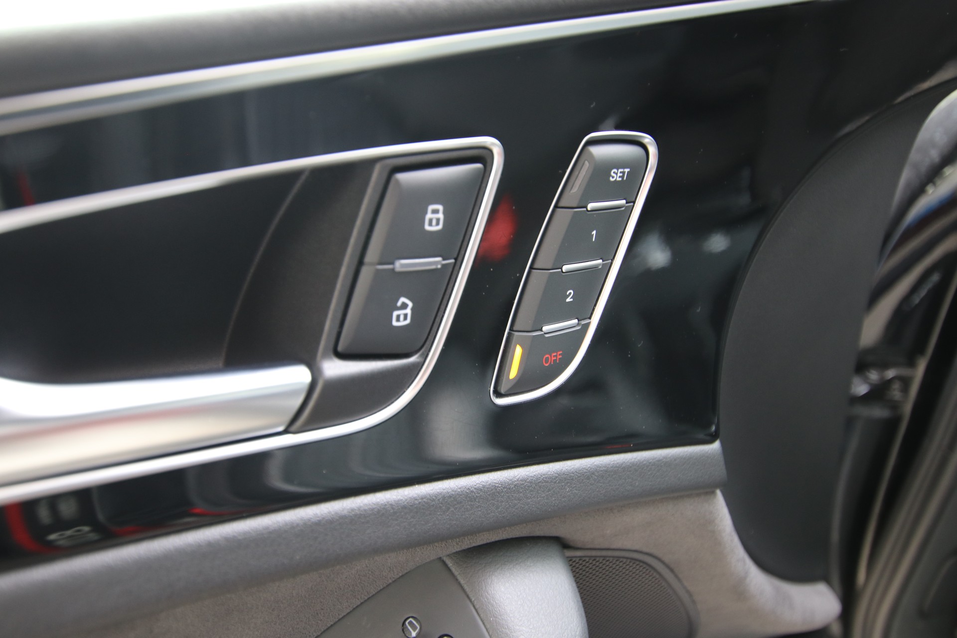 AUDI A6 Avant 3.0 BiTDI V6 qu. competition tiptronic-image-27
