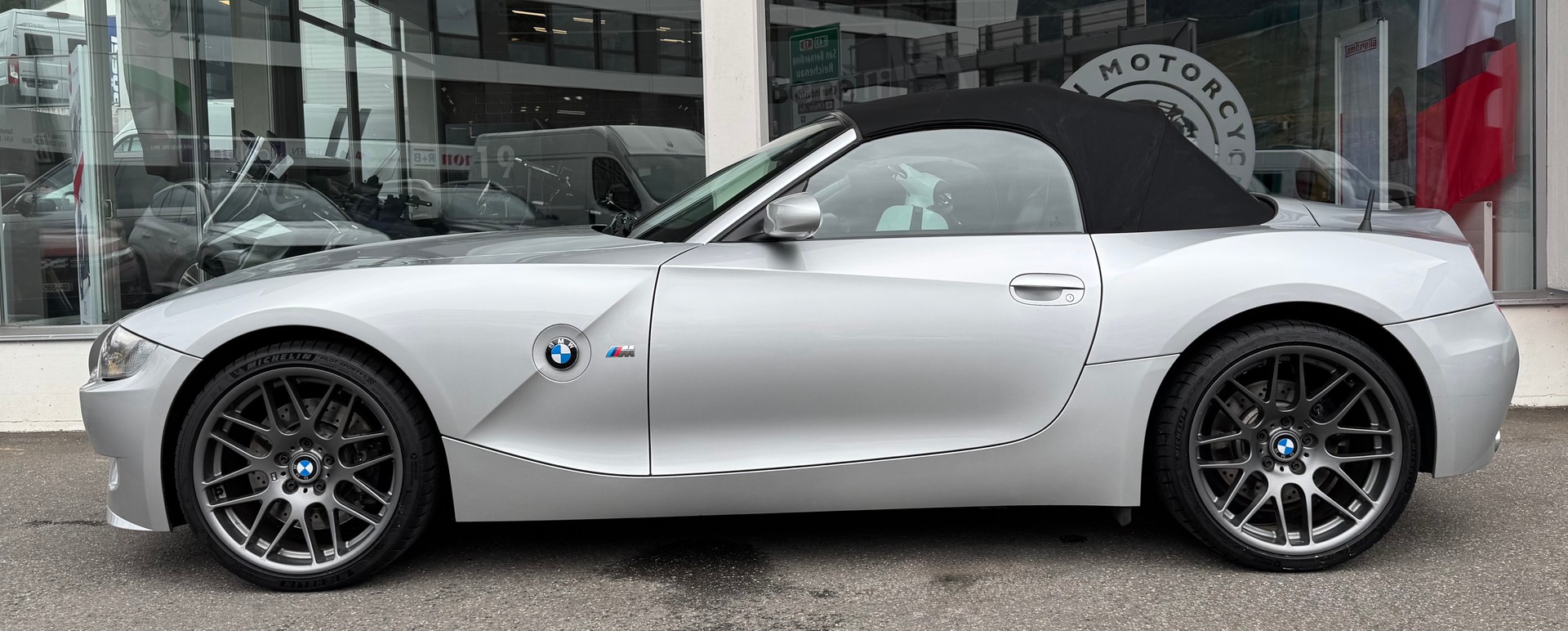 BMW Z4 M Roadster-image-2