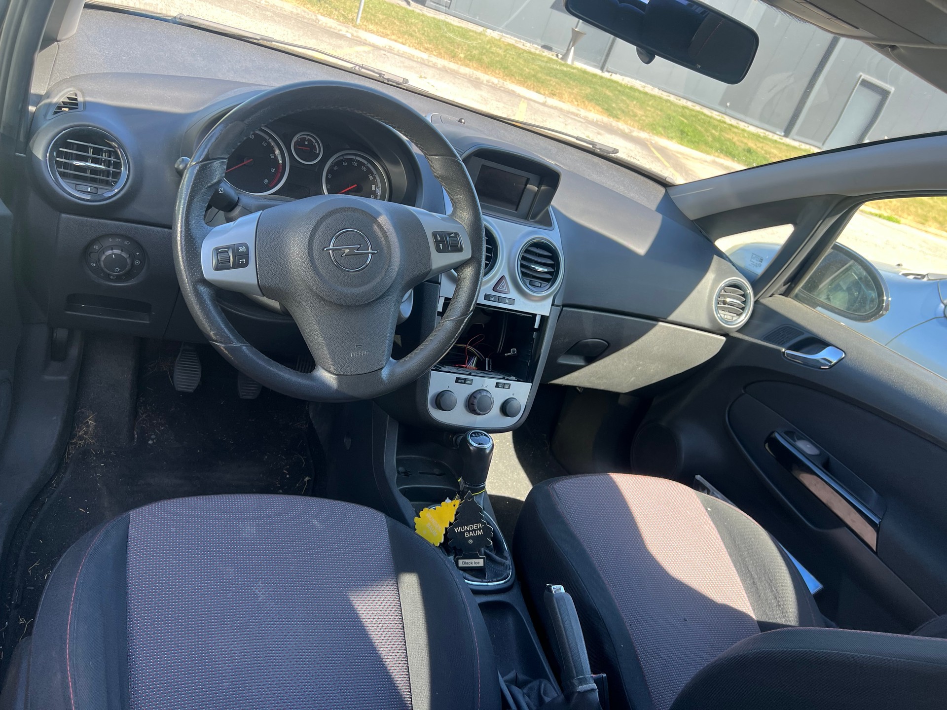 OPEL Corsa 1.4 TP Enjoy-image-6