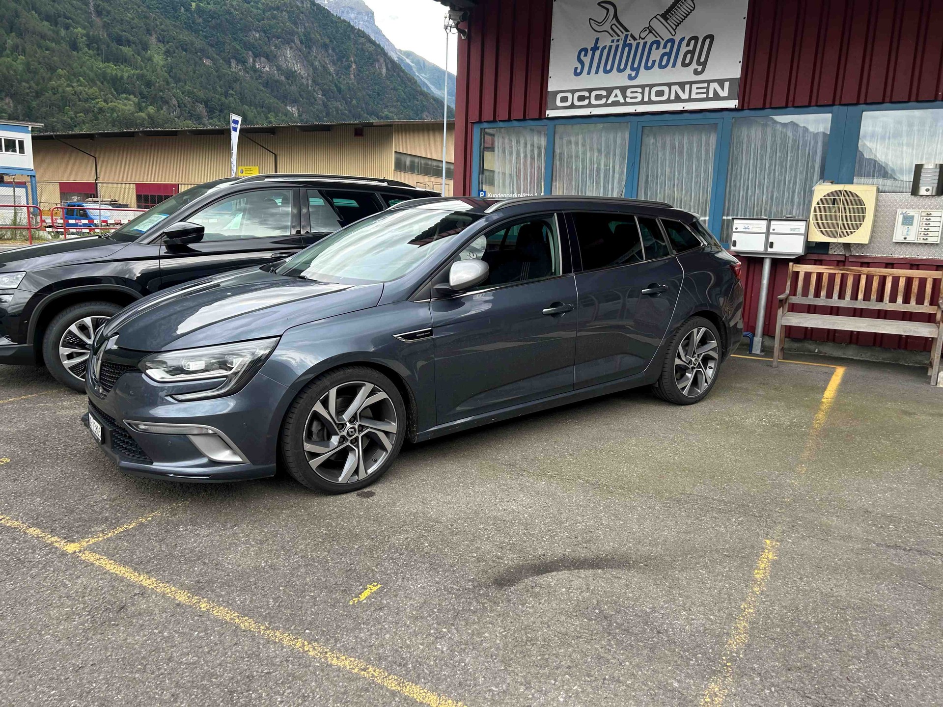 RENAULT Mégane Grandtour 1.6 16V Turbo GT EDC-image-0