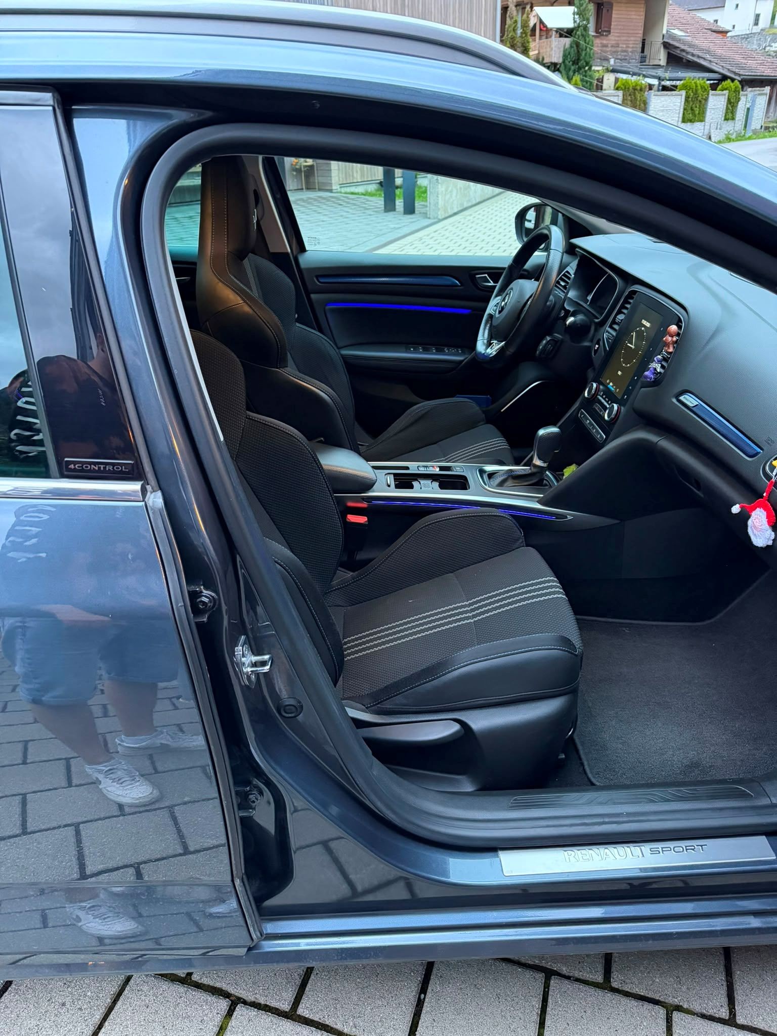 RENAULT Mégane Grandtour 1.6 16V Turbo GT EDC-image-6
