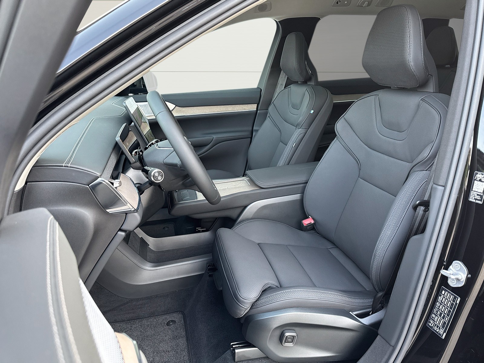 VOLVO EX90 Twin Ultra AWD-image-7