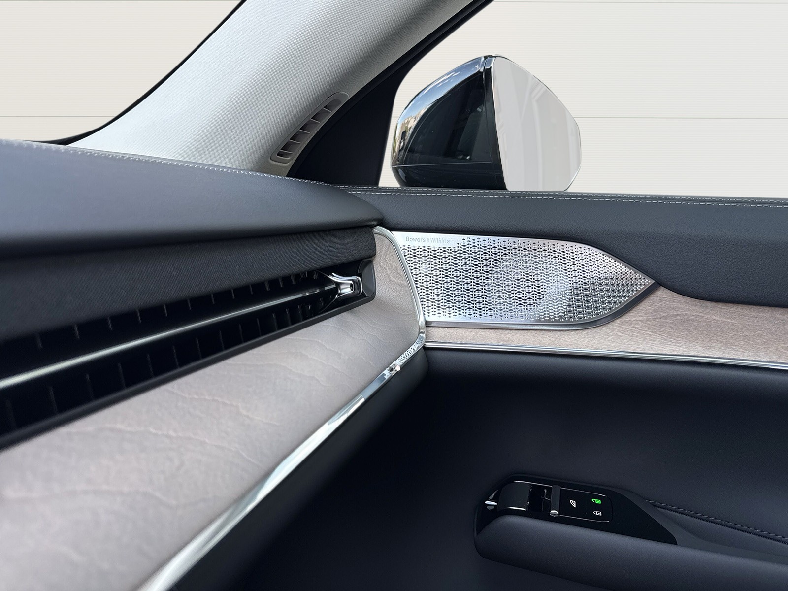 VOLVO EX90 Twin Ultra AWD-image-17