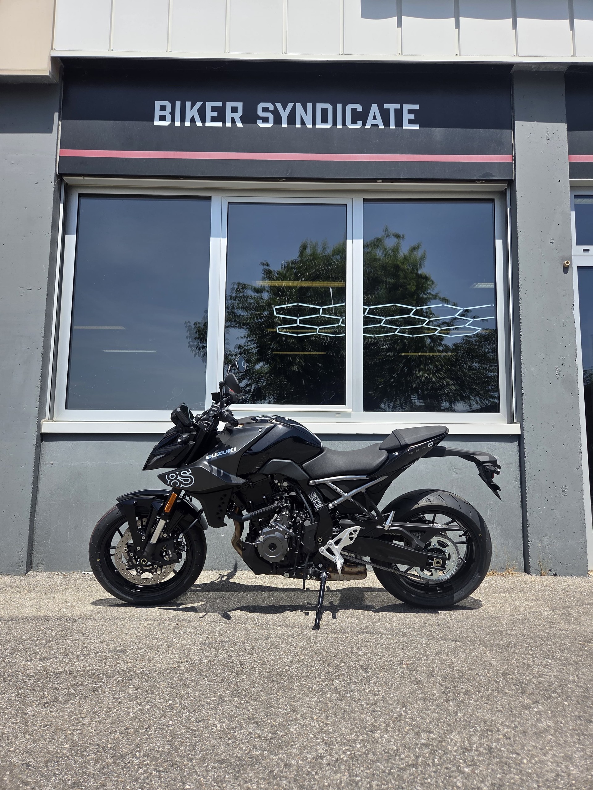 SUZUKI GSX 8 S (35kW)-image-1