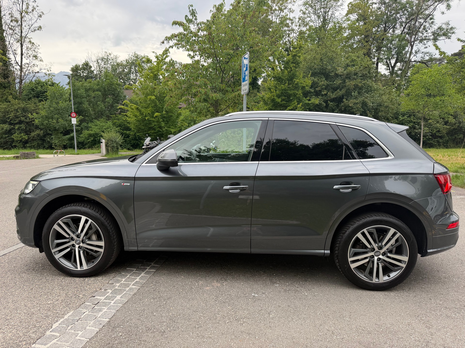 AUDI Q5 2.0 TDI sport quattro S-tronic-image-1