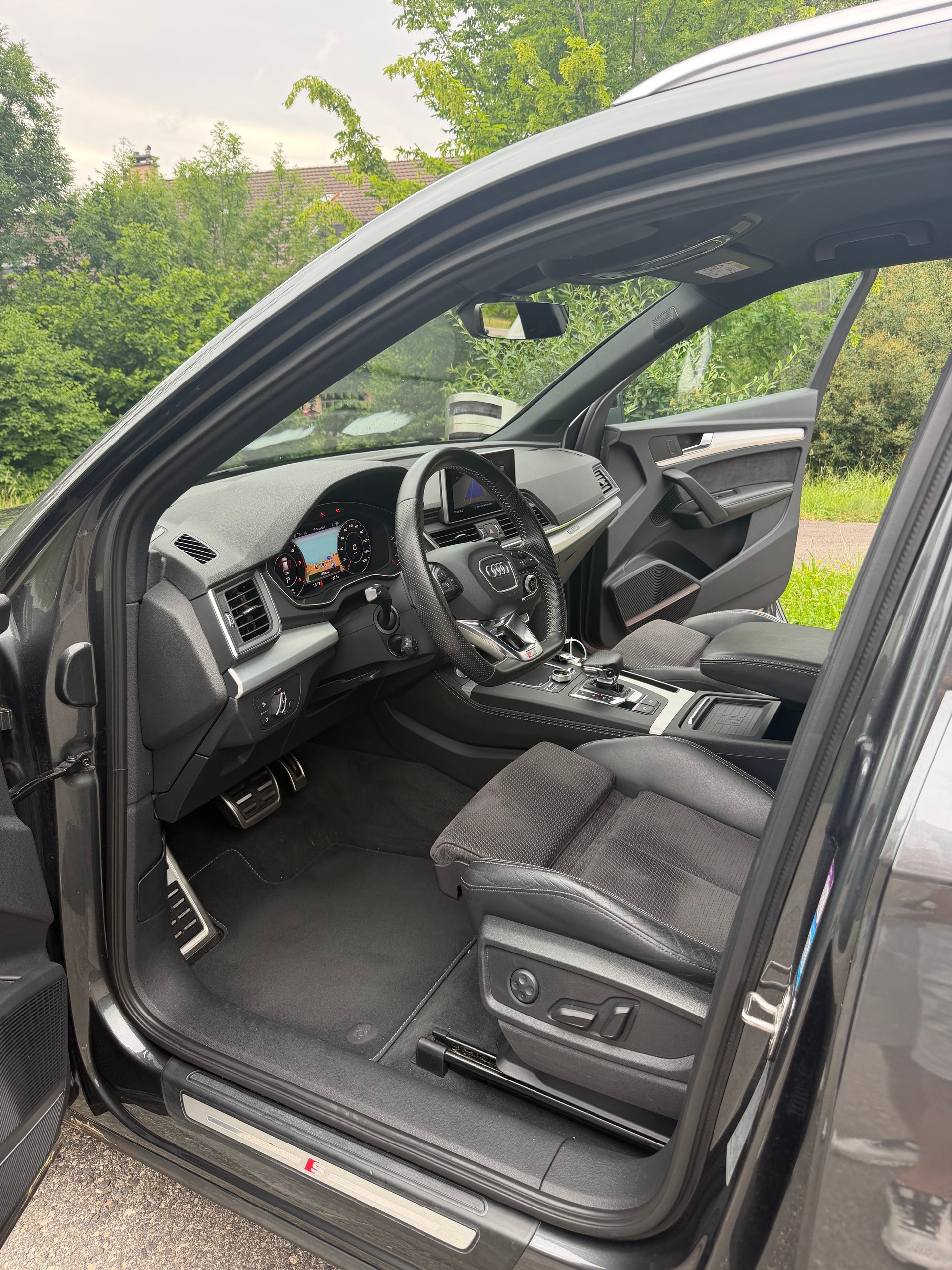 AUDI Q5 2.0 TDI sport quattro S-tronic-image-10