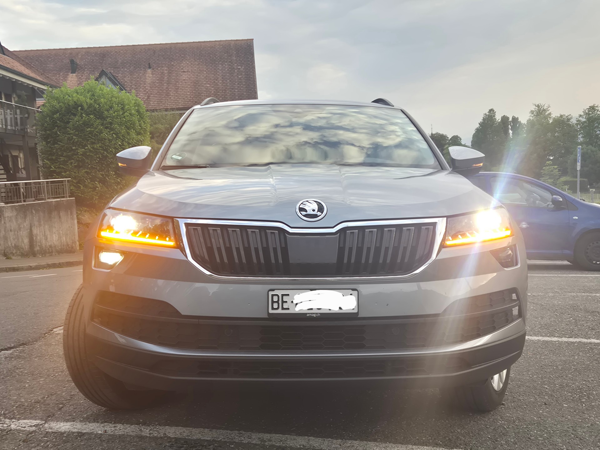 SKODA Karoq 1.0 TSI Ambition DSG-image-1