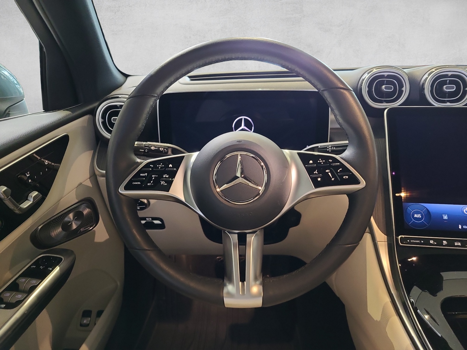 MERCEDES-BENZ GLC 400 e 4Matic 9G-Tronic-image-12