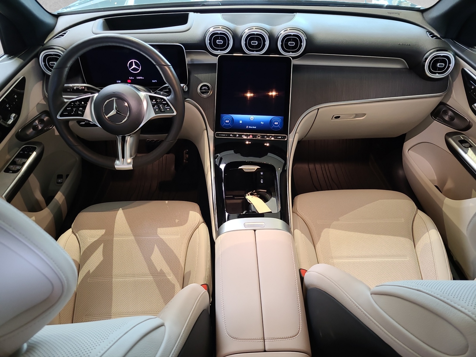 MERCEDES-BENZ GLC 400 e 4Matic 9G-Tronic-image-11
