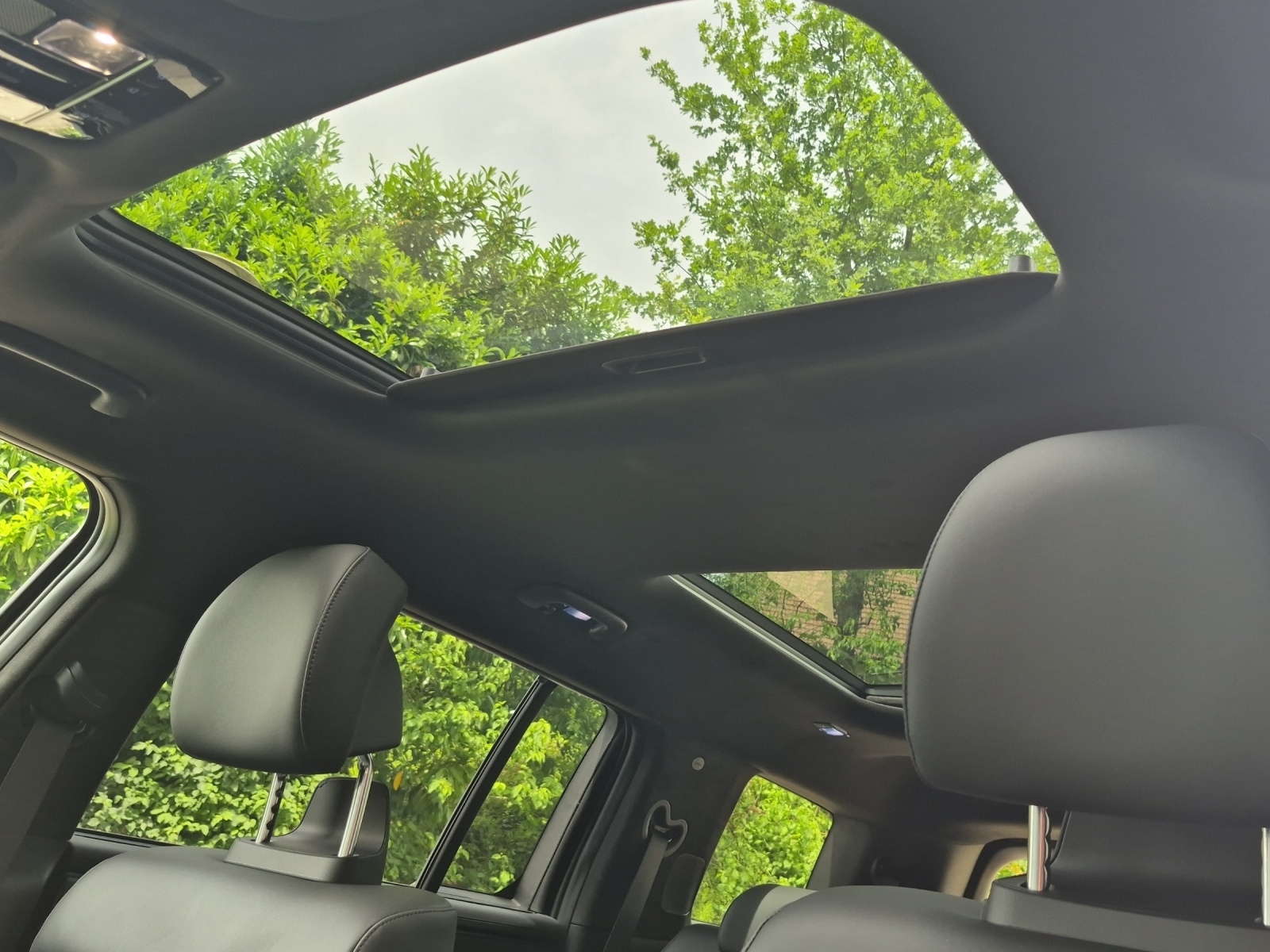 HYUNDAI Santa Fe 1.6 T-GDi HEV Calligr 7 Plätzer-image-15