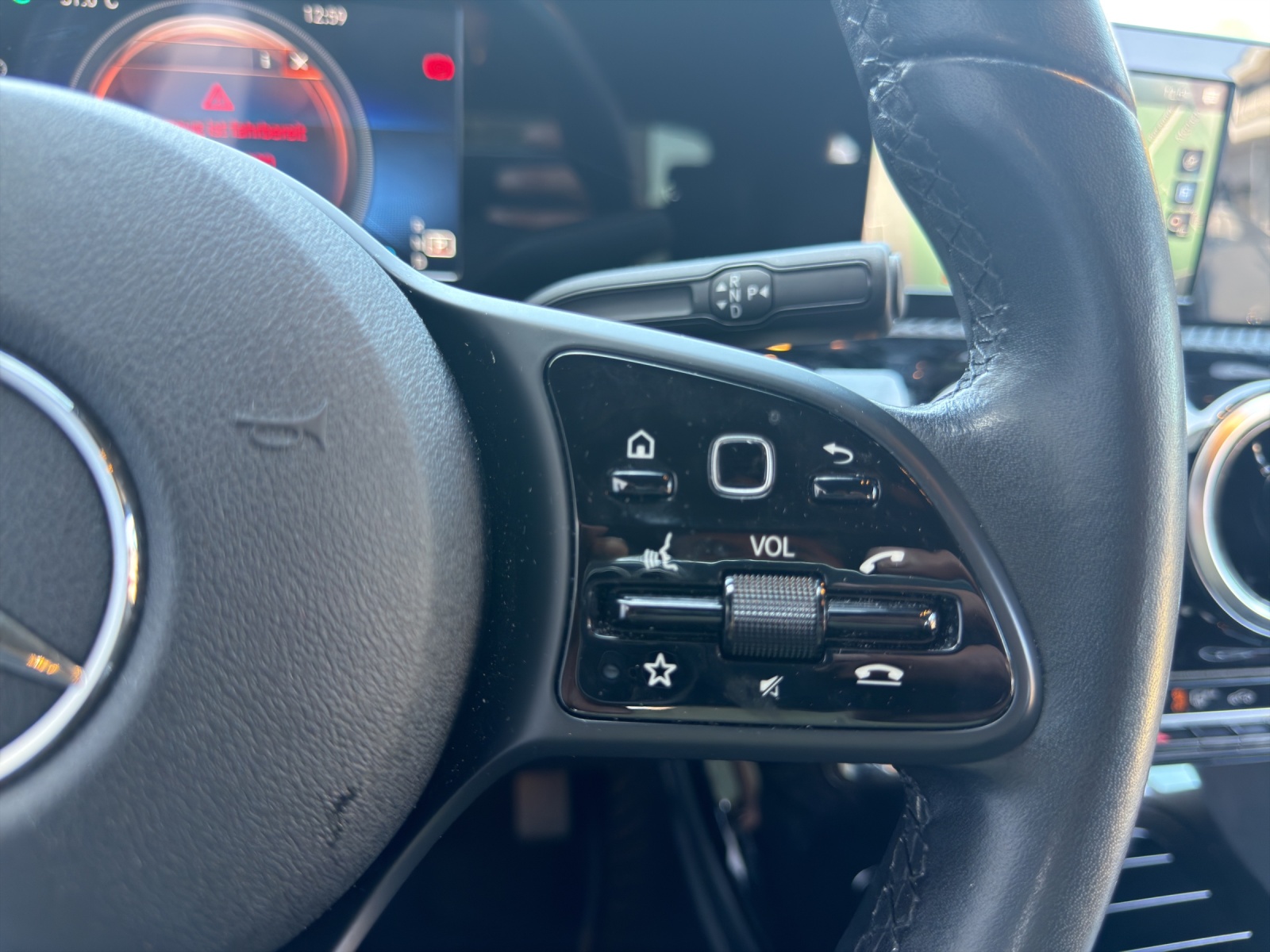 MERCEDES-BENZ A 180 d-image-24