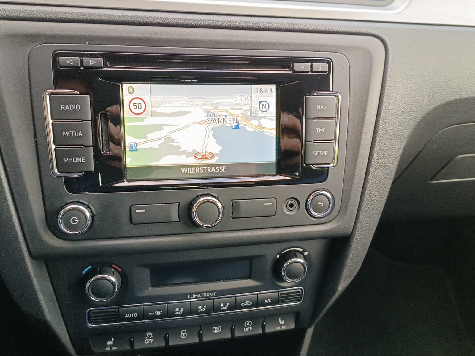 SKODA Rapid Spaceback 1.4 TSI Ambition DSG-image-18