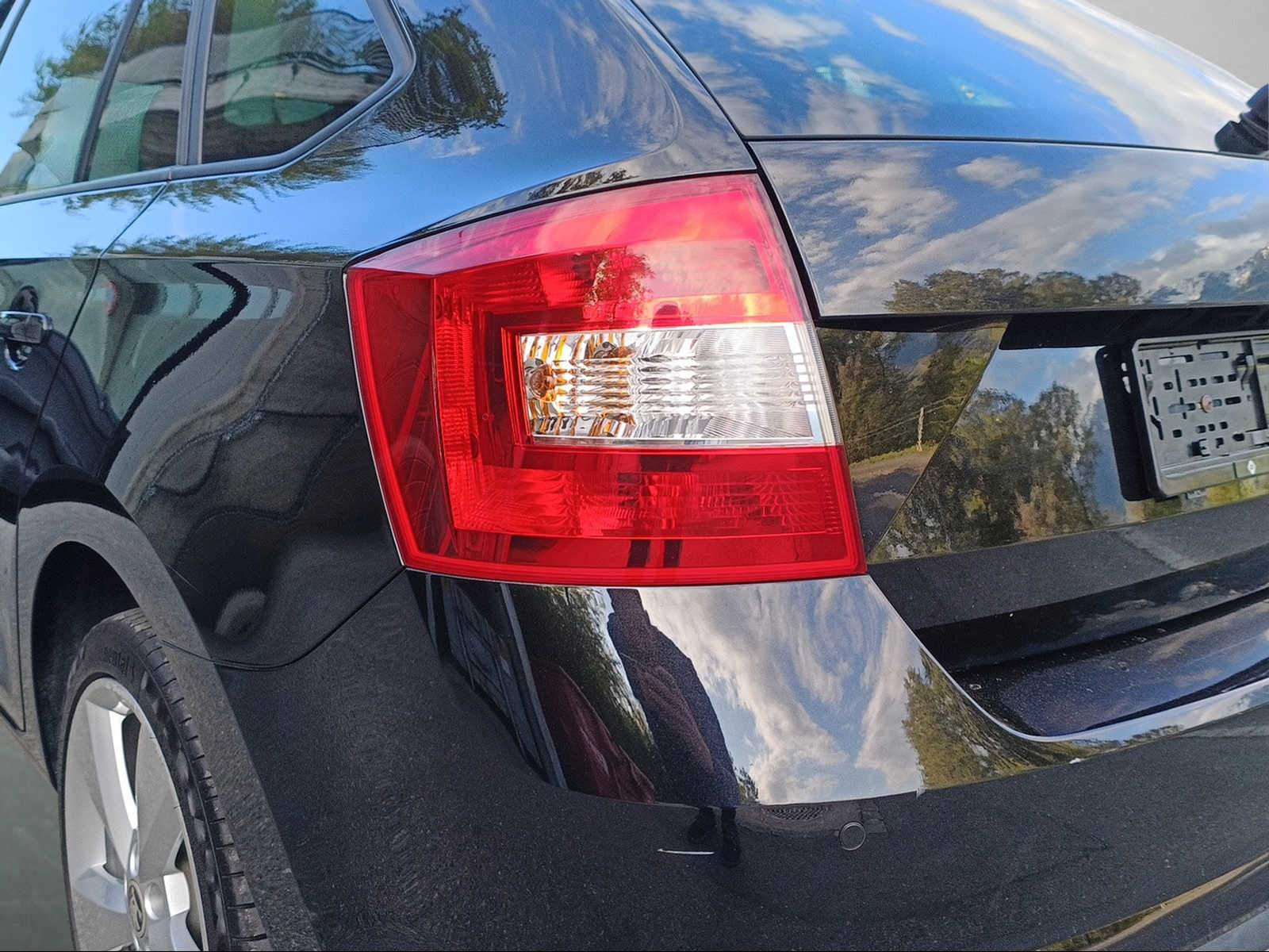 SKODA Rapid Spaceback 1.4 TSI Ambition DSG-image-9