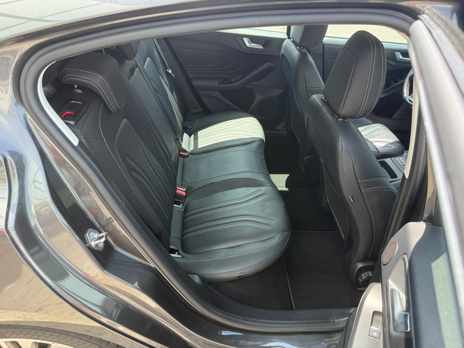 FORD Focus 2.0 TDCi Vignale Automatic-image-9
