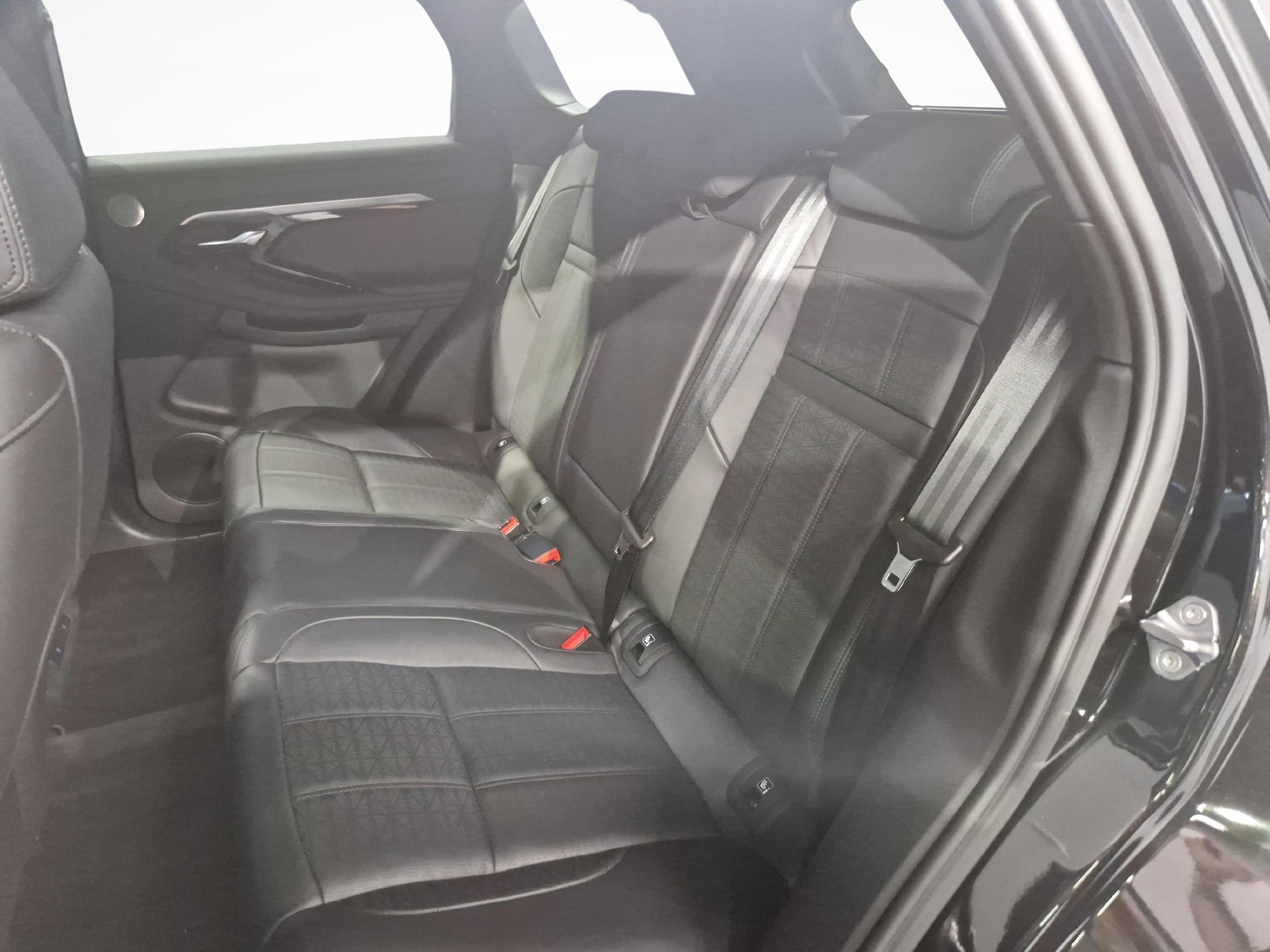 LAND ROVER Range Rover Evoque 2.0 T 250 R-Dynamic HSE-image-10