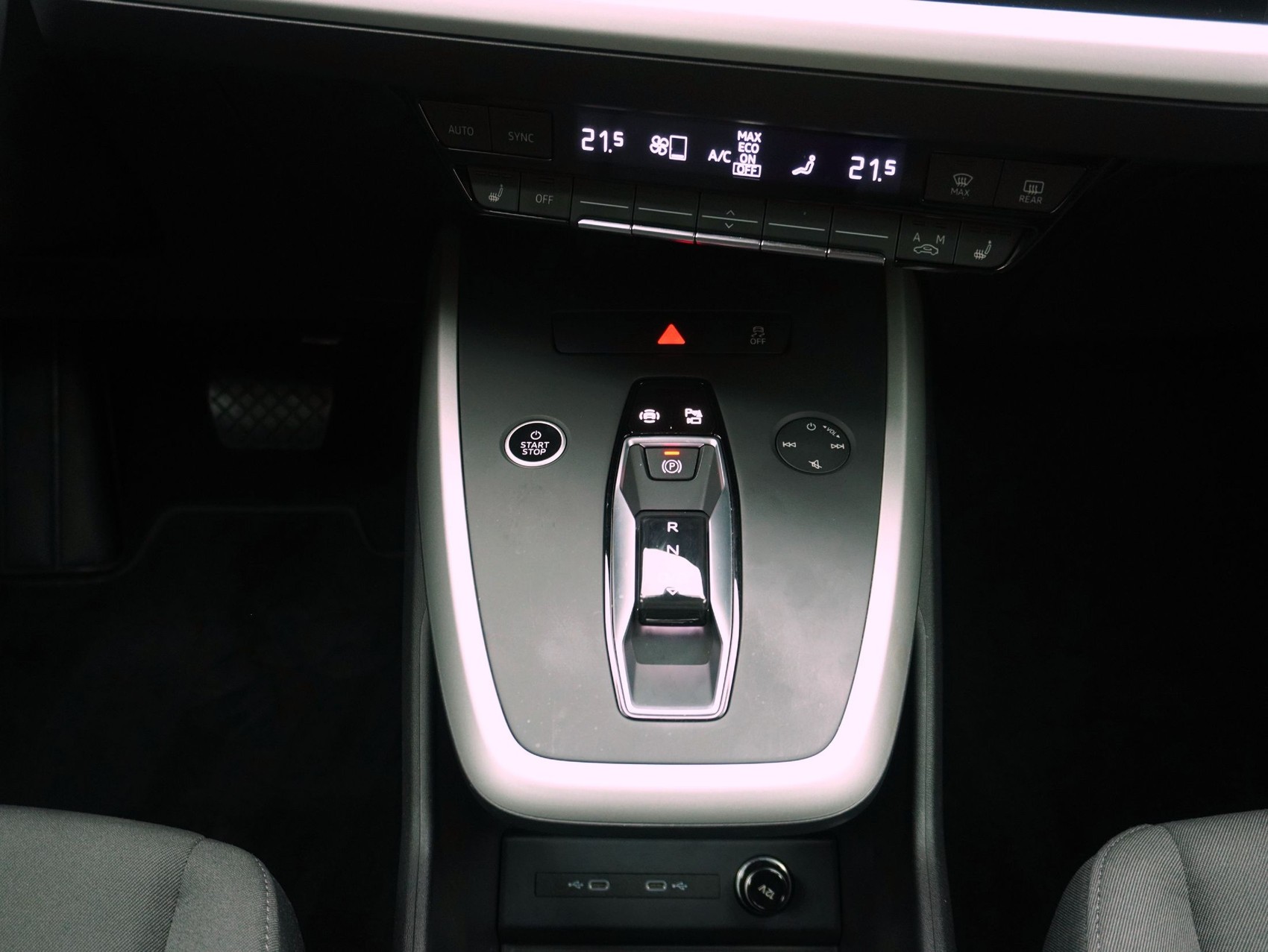 AUDI Q4 e-tron 45 quattro-image-17