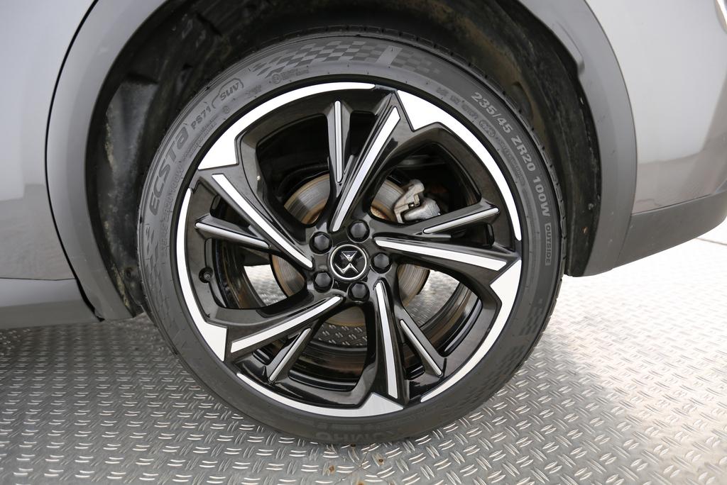 DS AUTOMOBILES 7 Crossback 1.6 E-Tense Louvre 4x4-image-12