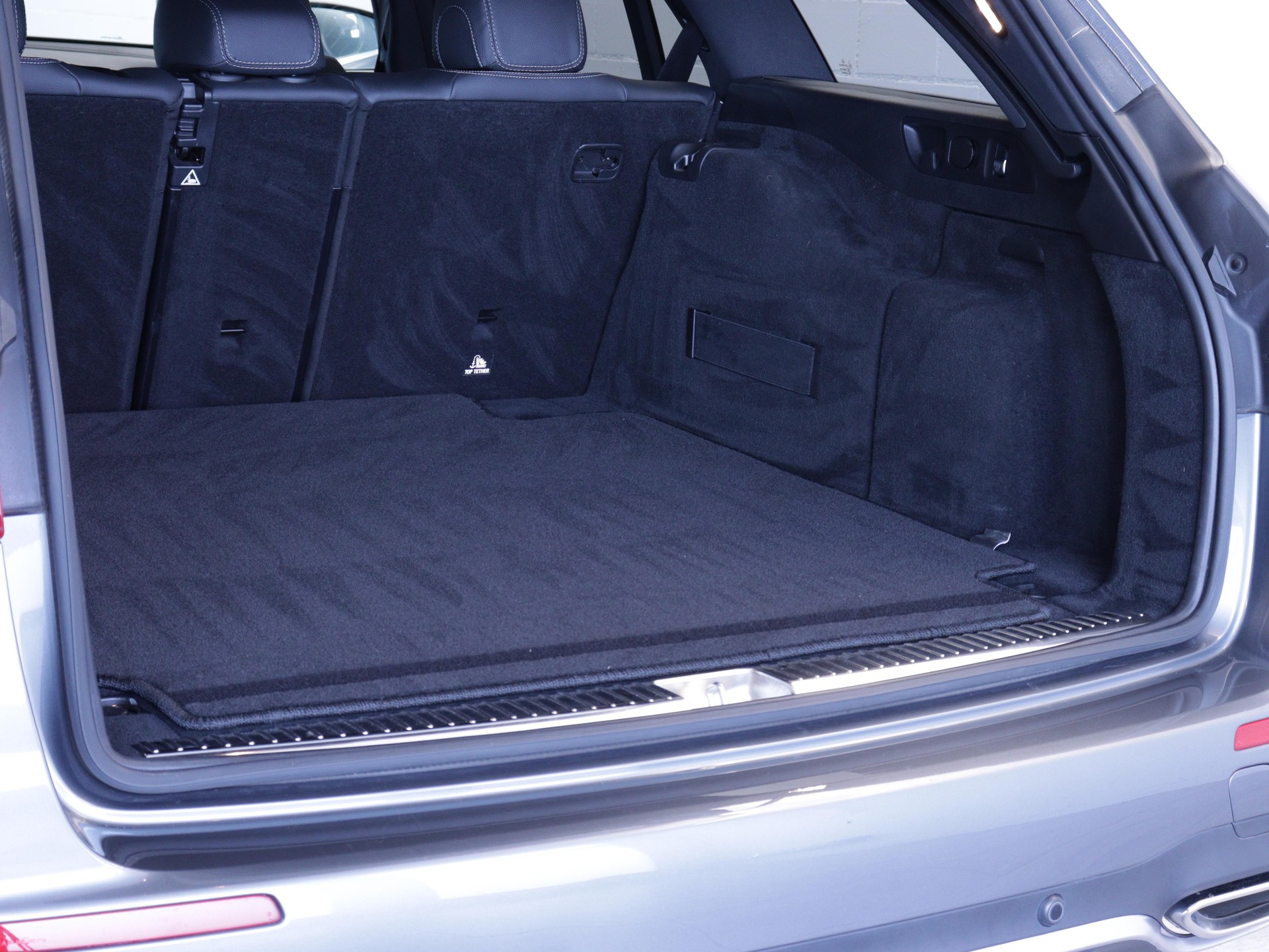 MERCEDES-BENZ E 450 AMG Line 4matic Kombi-image-10