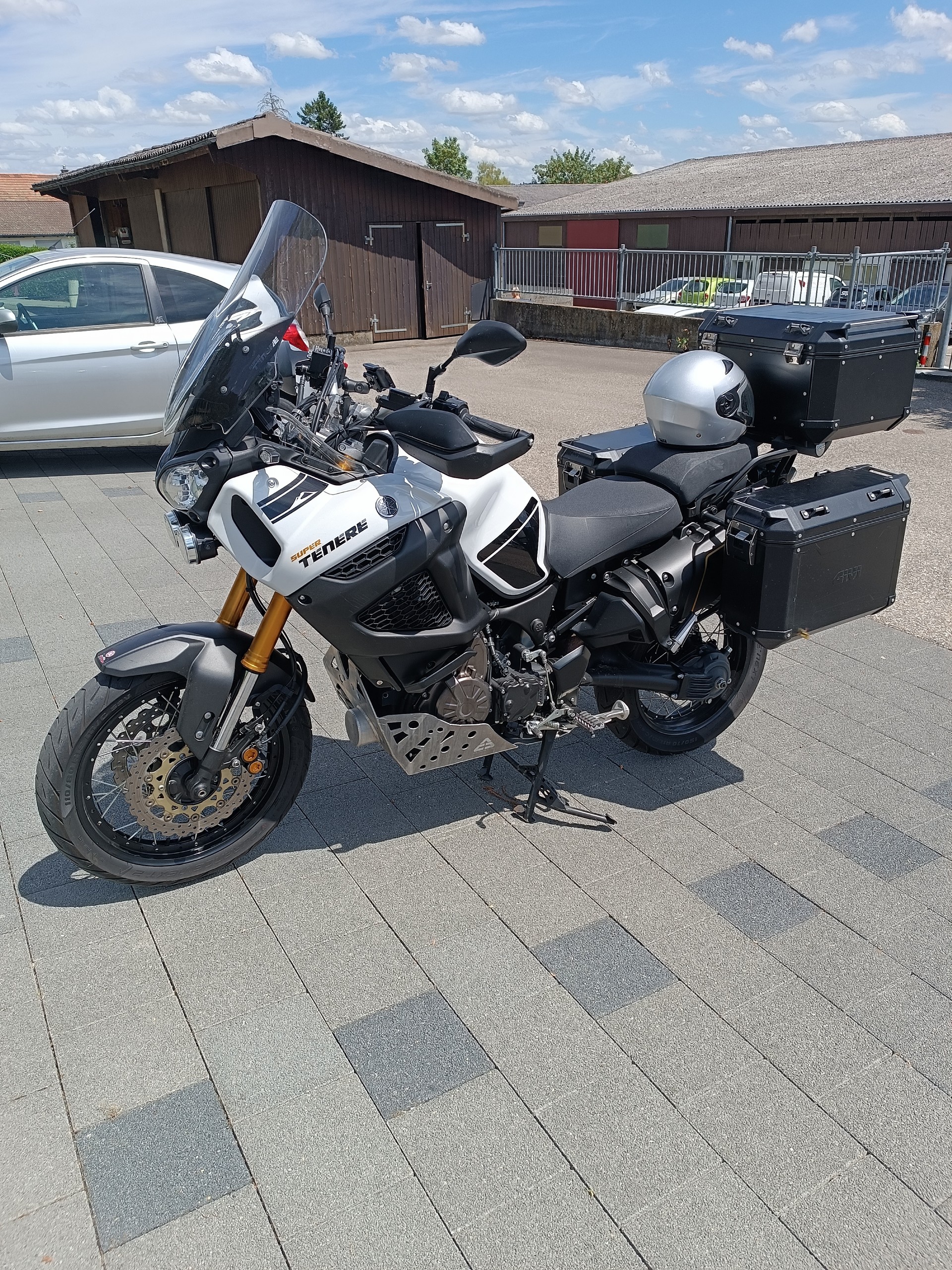 YAMAHA XT 1200 ZE Super Ténéré-image-1
