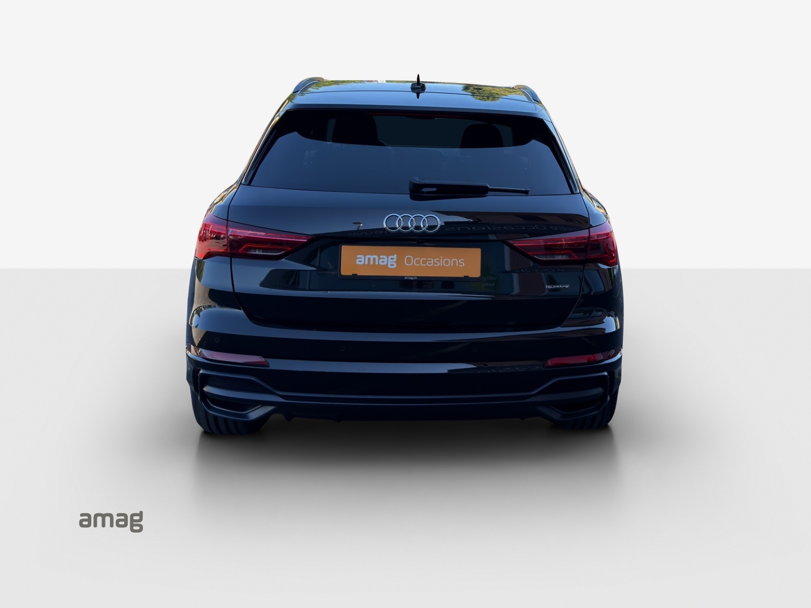 AUDI Q3 45 TFSI S line quattro S-tronic-showroom-element-3