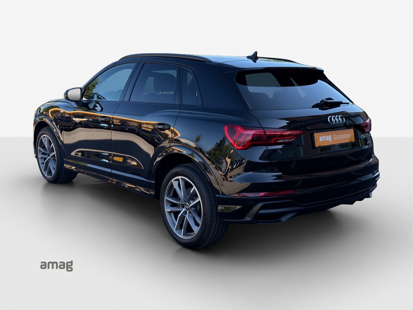 AUDI Q3 45 TFSI S line quattro S-tronic-showroom-element-2