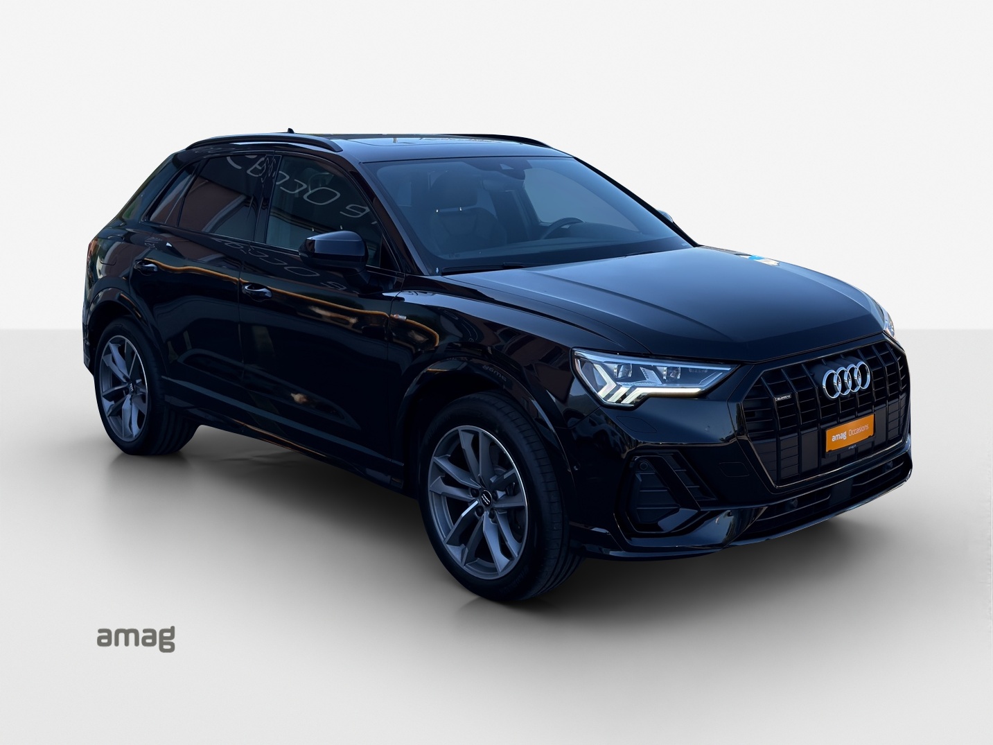 AUDI Q3 45 TFSI S line quattro S-tronic-image-5