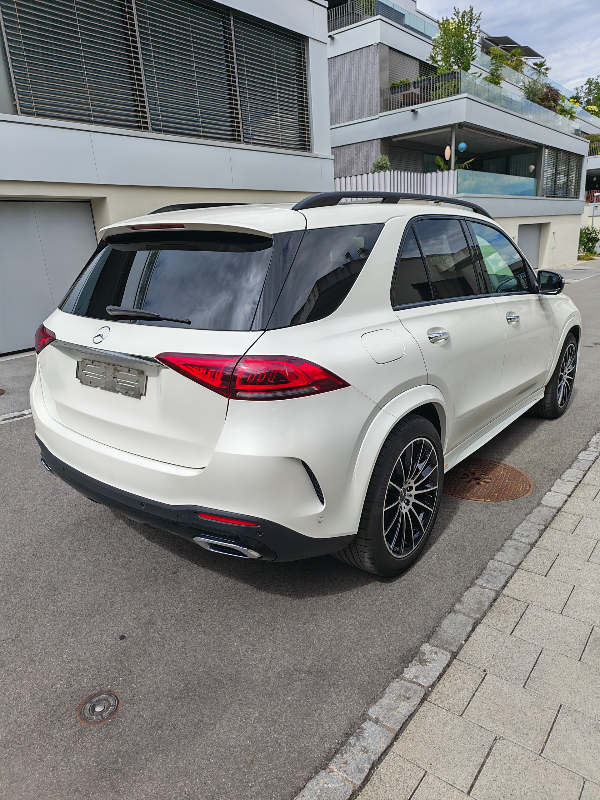 MERCEDES-BENZ GLE 400 d AMG Line 4matic-image-2